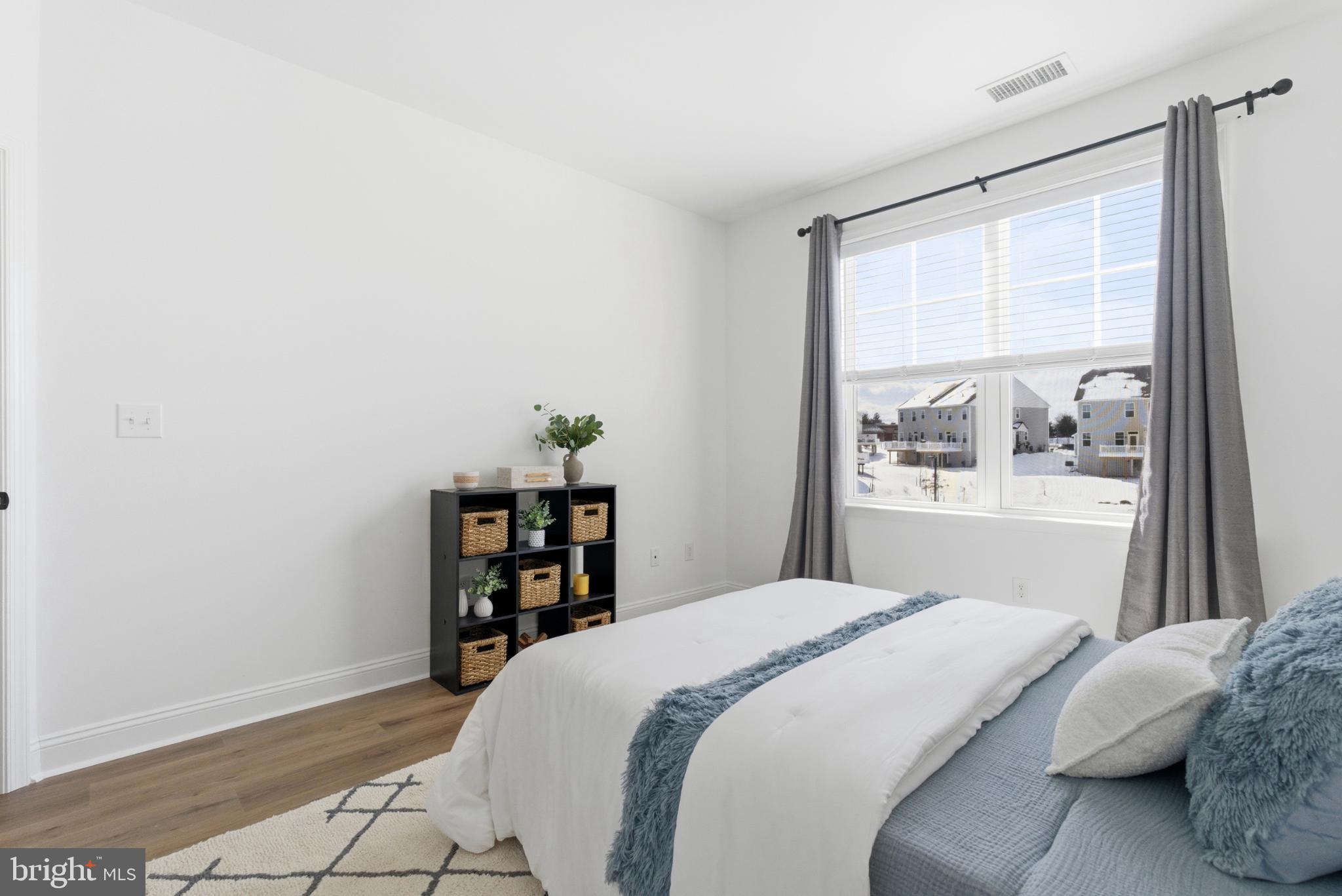 HIGHPOINTE AT SALFORD - Residential