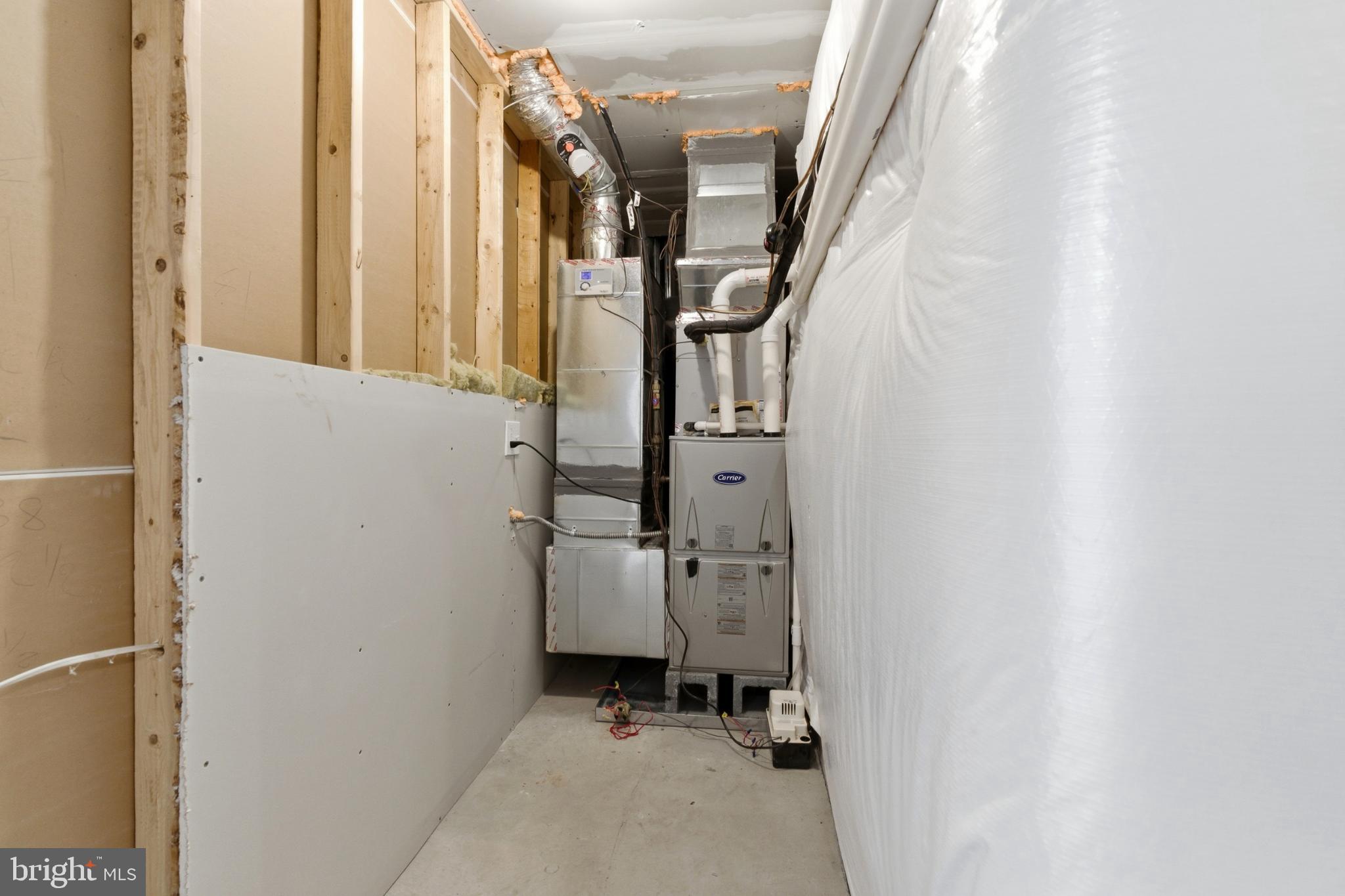 HIGHPOINTE AT SALFORD - Residential