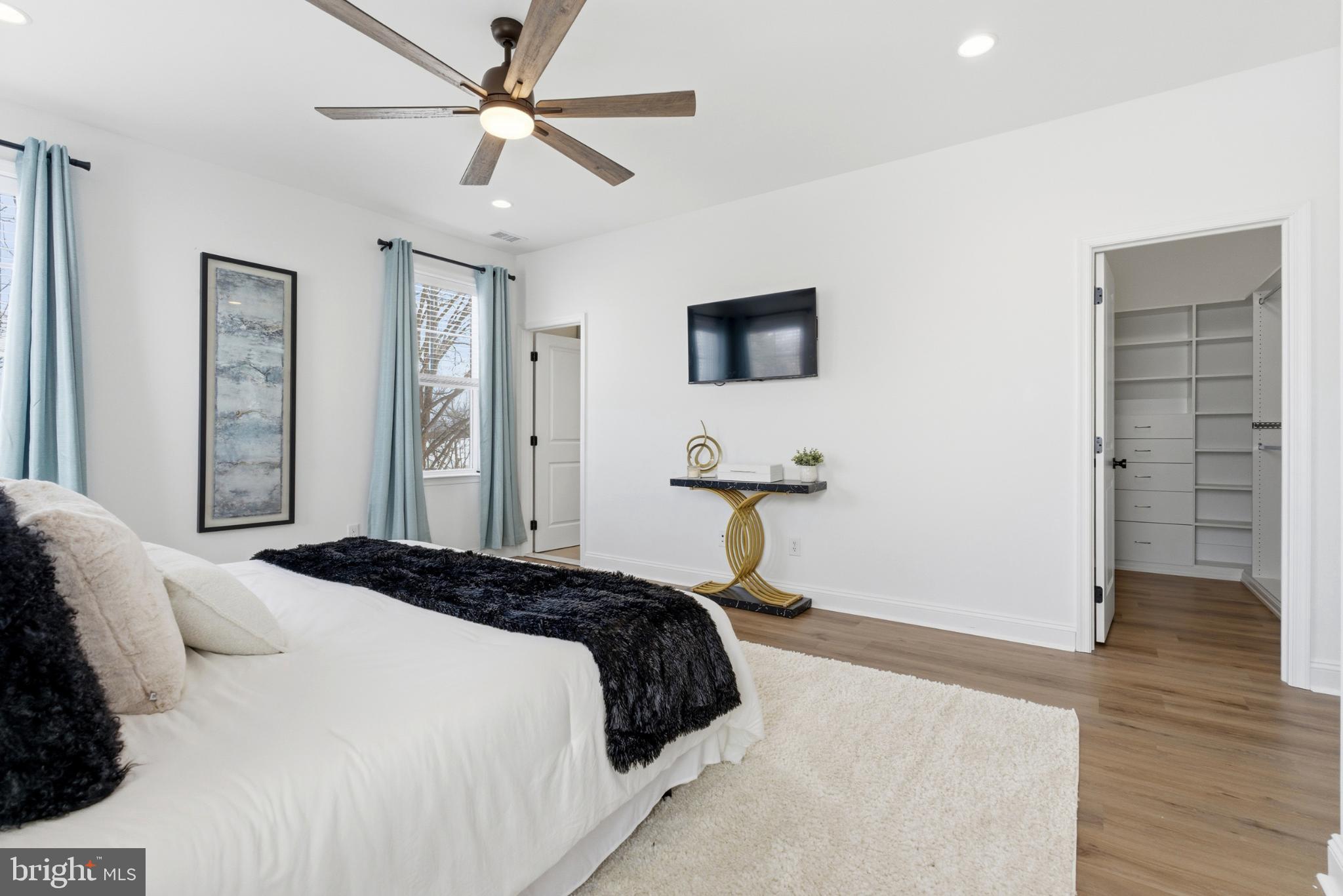 HIGHPOINTE AT SALFORD - Residential