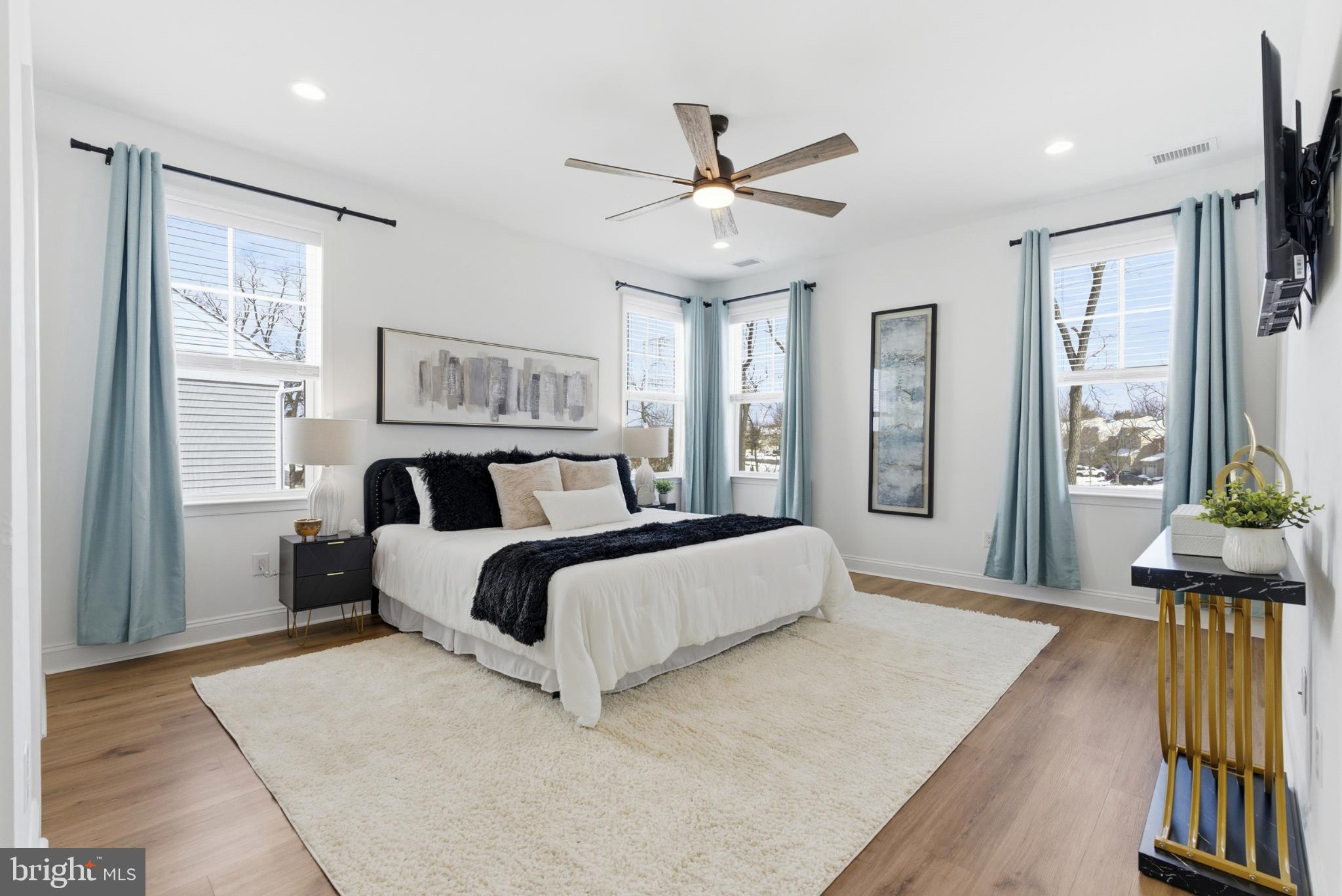 HIGHPOINTE AT SALFORD - Residential