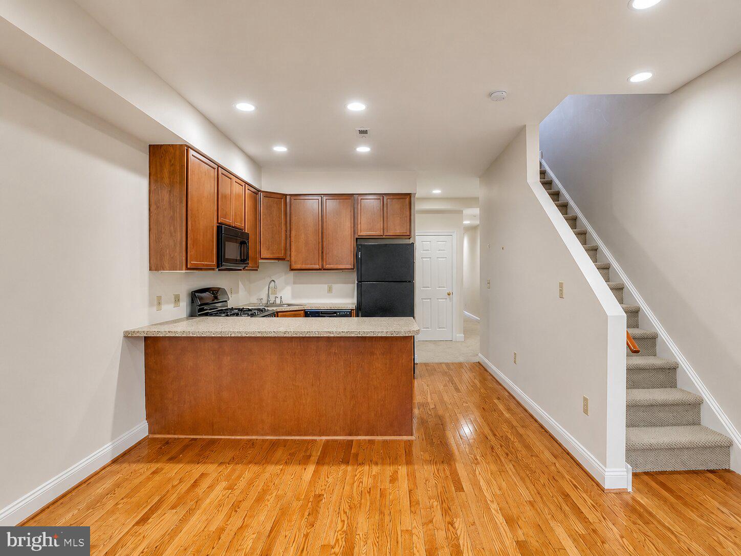 2542 W GIRARD AVENUE 2