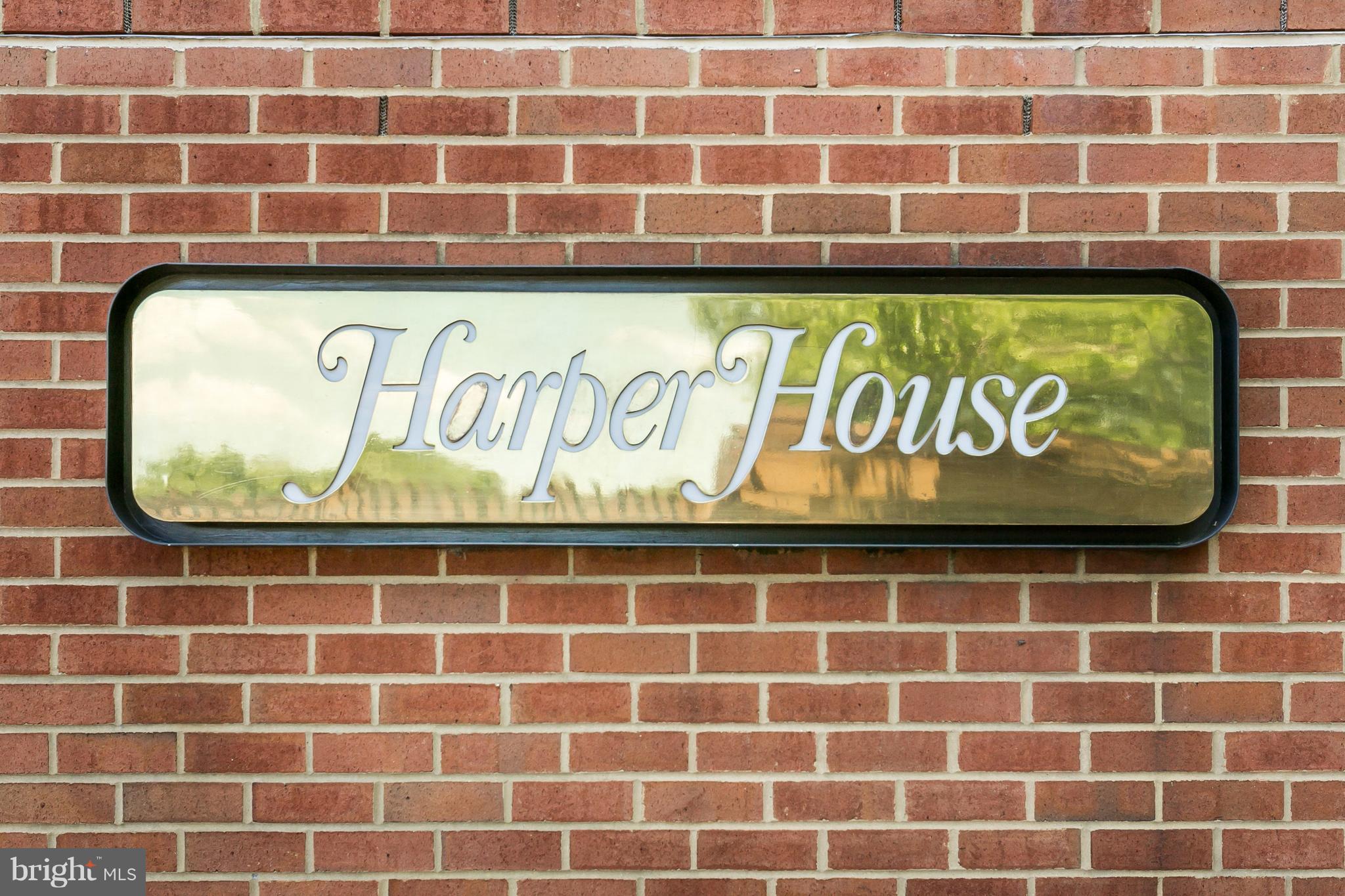 CROSS KEYS - Residential Lease