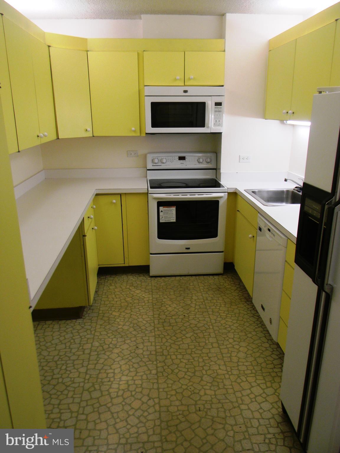 CROSS KEYS - Residential Lease