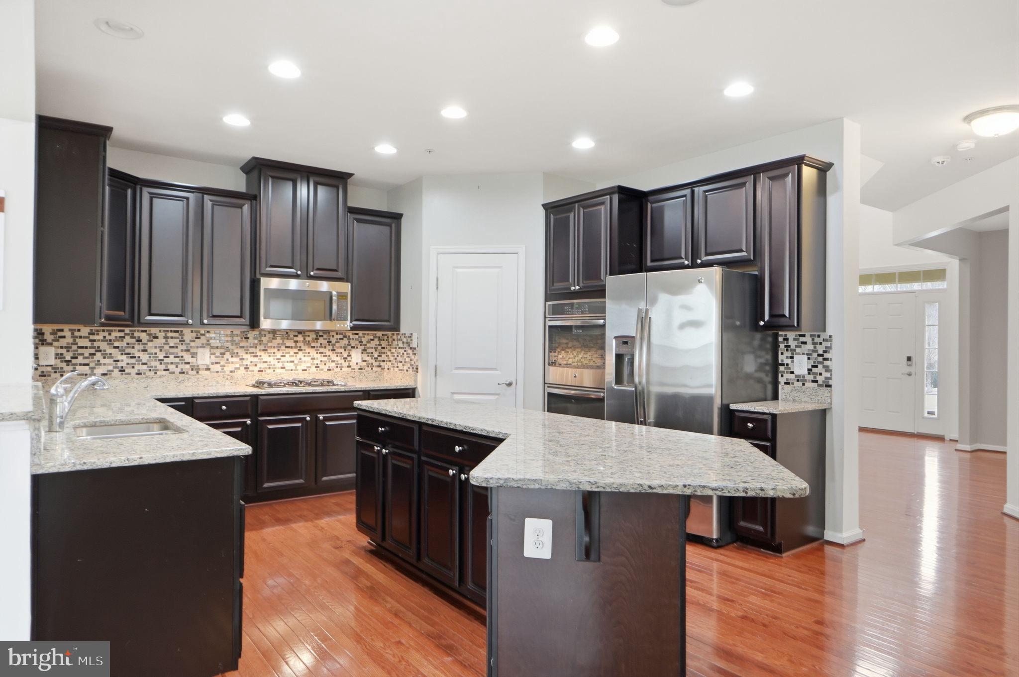 LINDEN GROVE - Residential