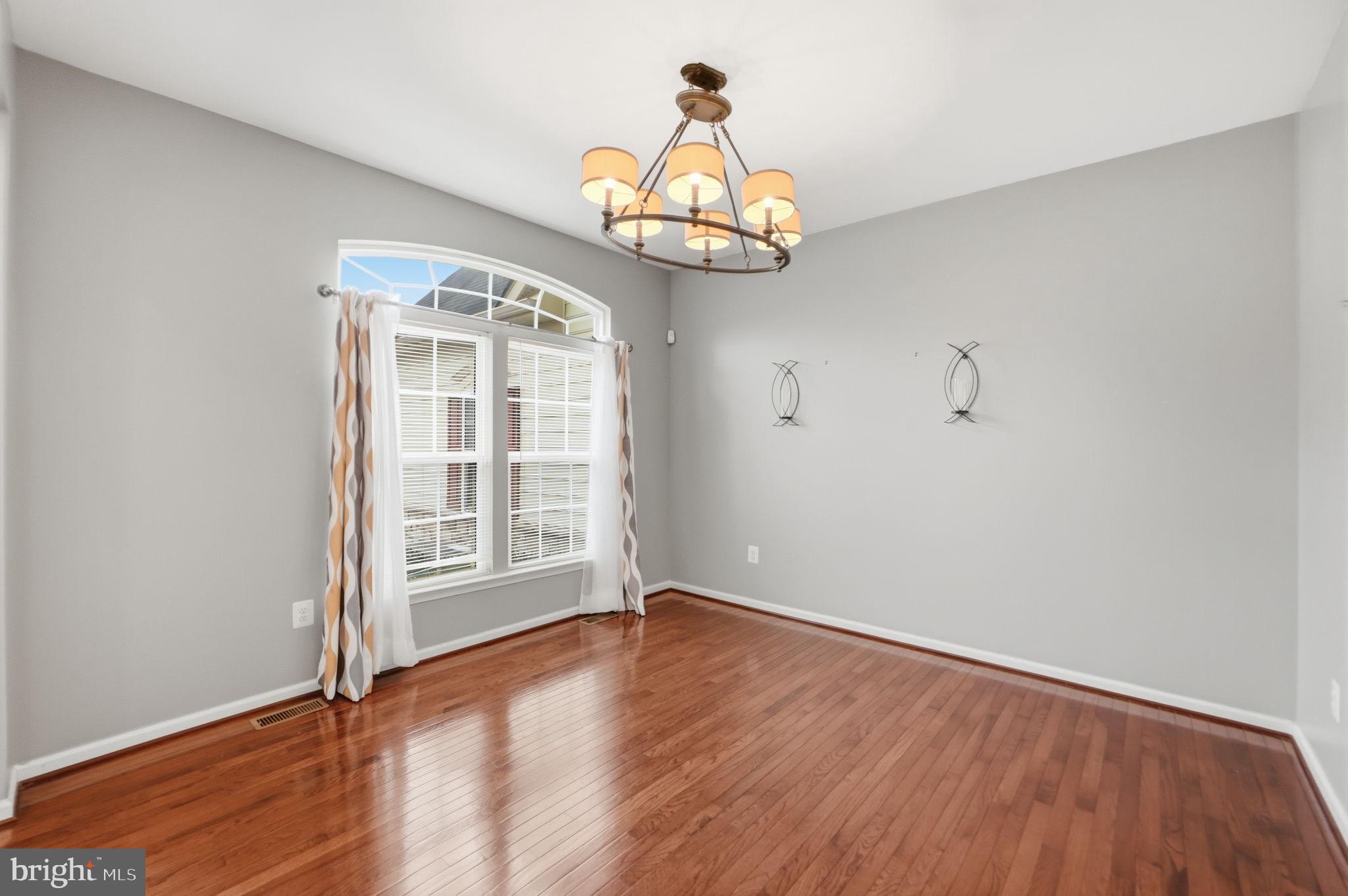 LINDEN GROVE - Residential