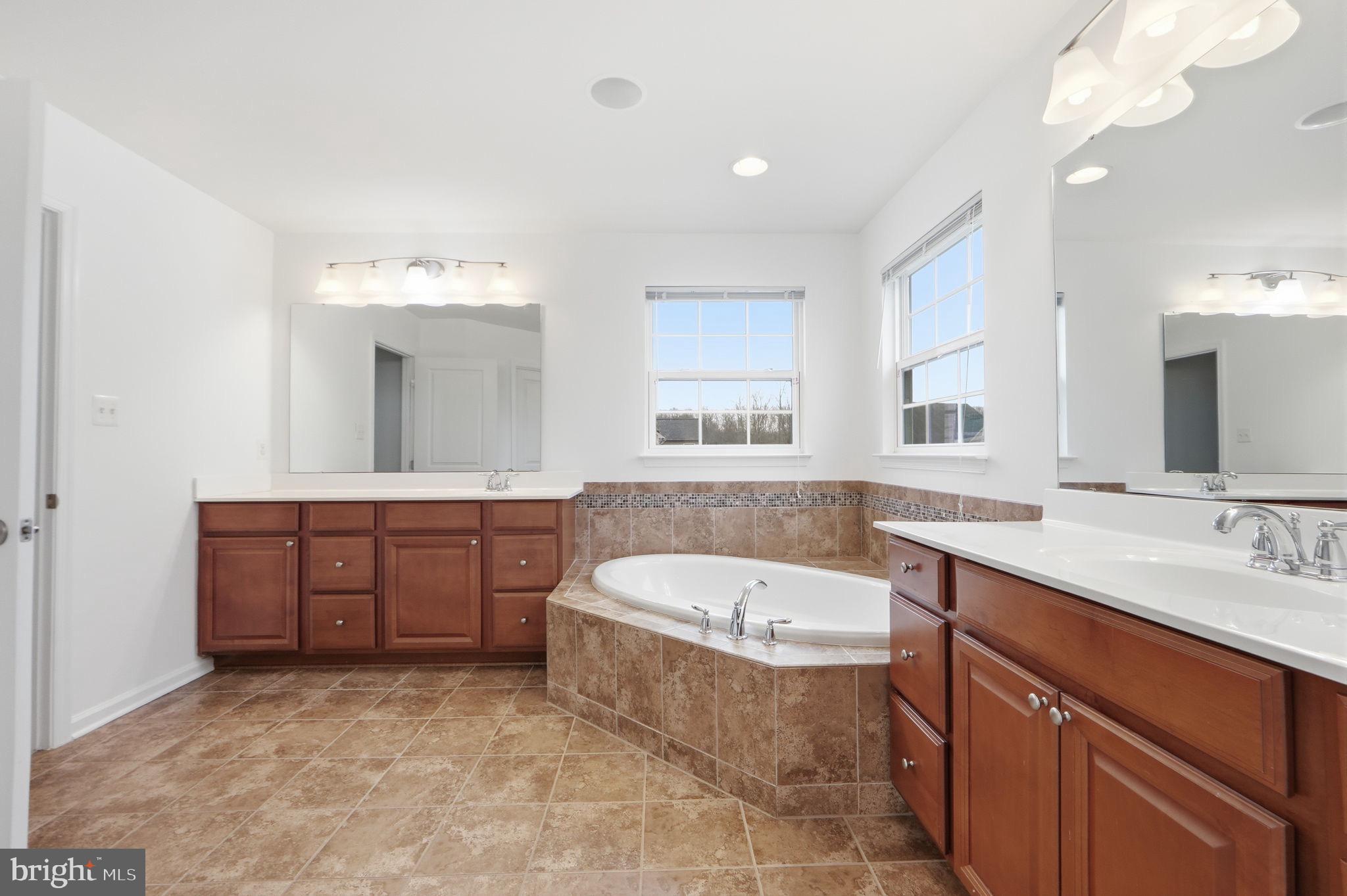 LINDEN GROVE - Residential