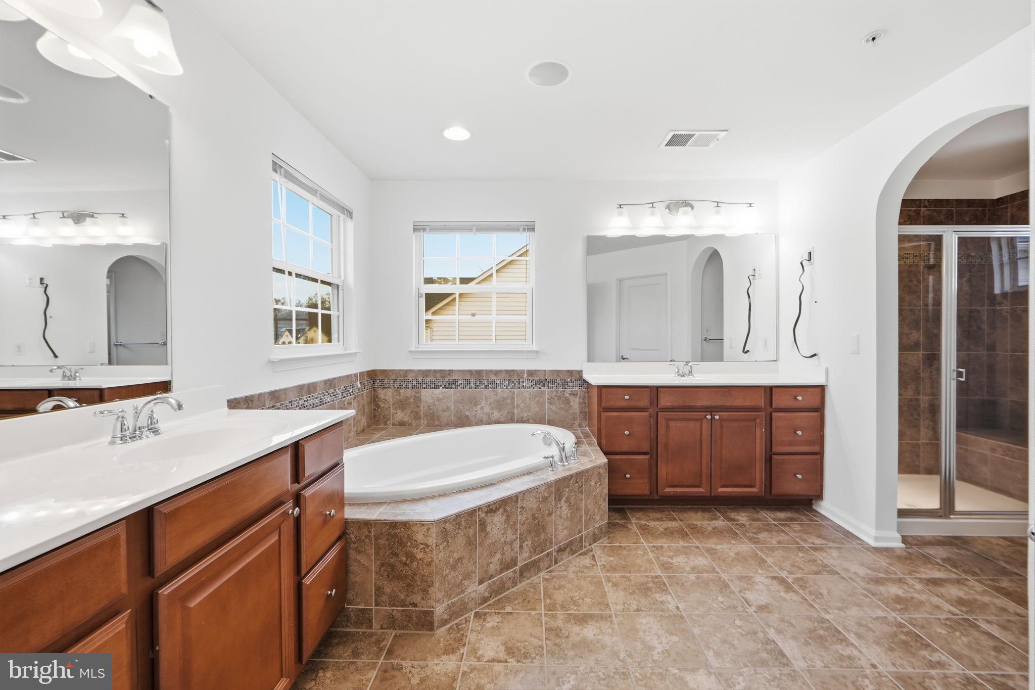 LINDEN GROVE - Residential