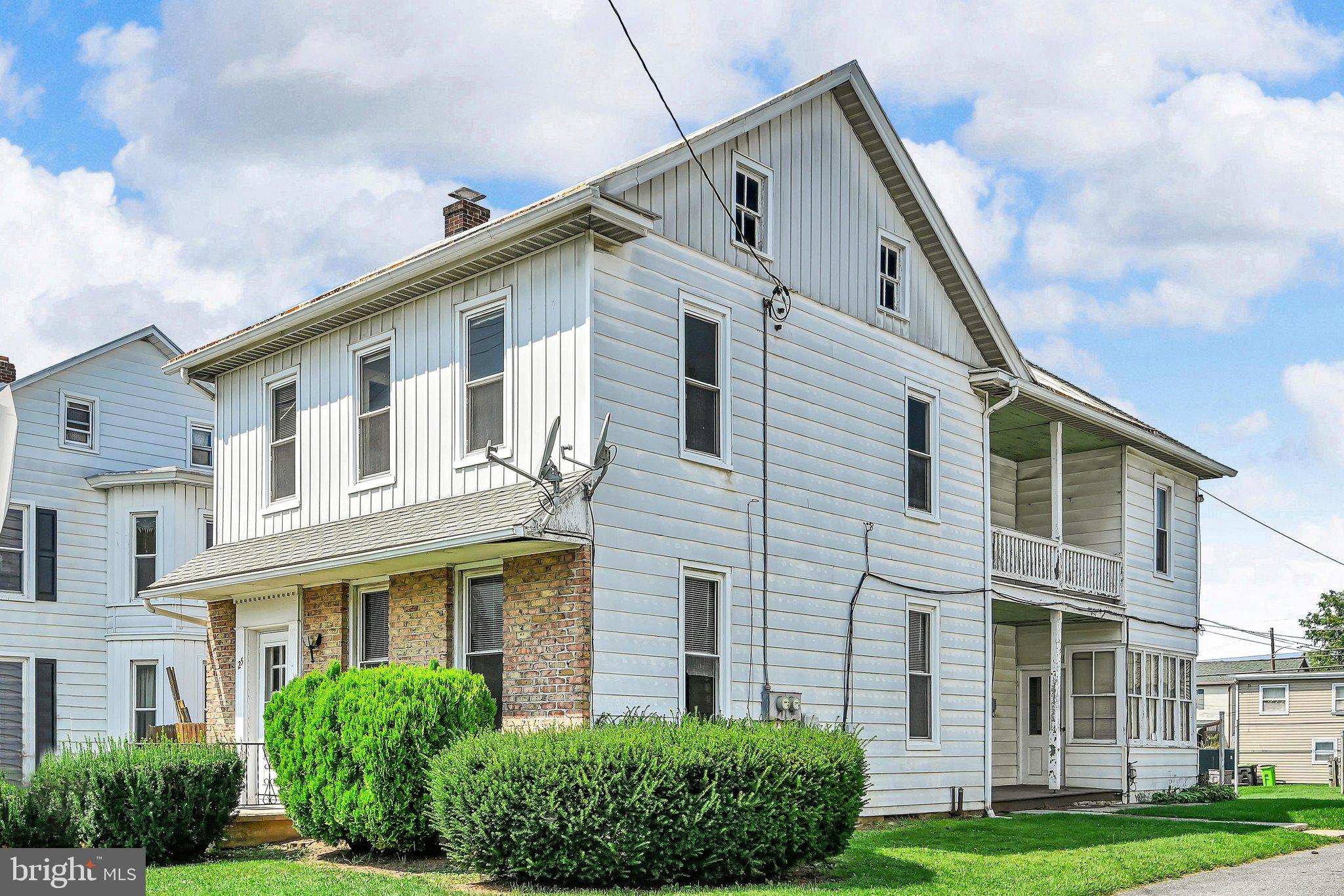 25 W PENN AVENUE