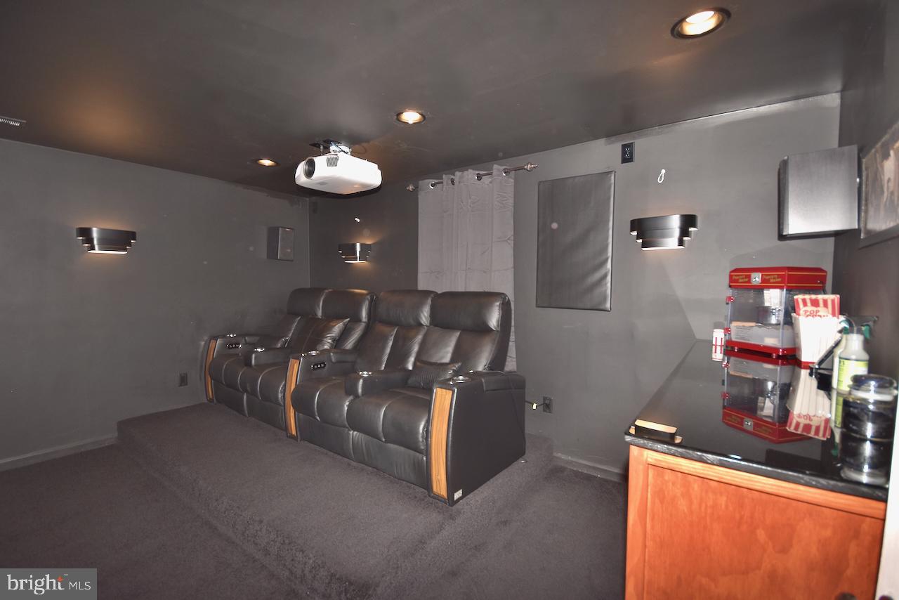 FOXBOROUGH - Residential