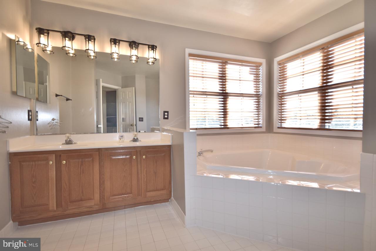 FOXBOROUGH - Residential