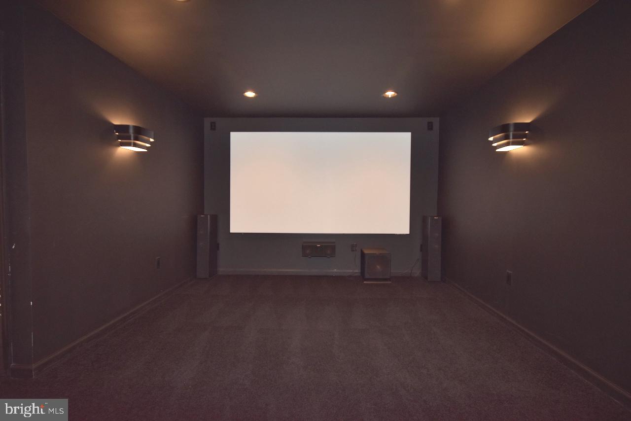 FOXBOROUGH - Residential