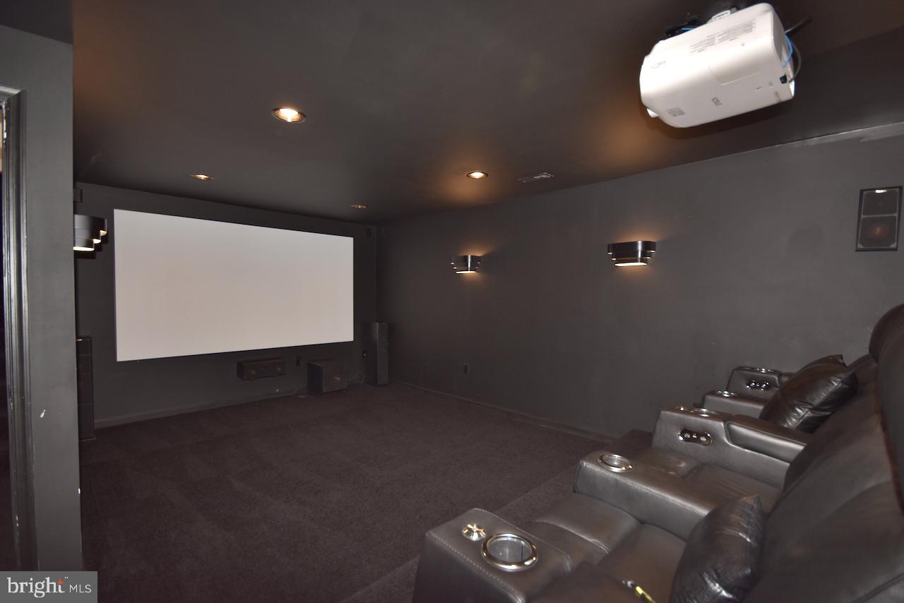 FOXBOROUGH - Residential