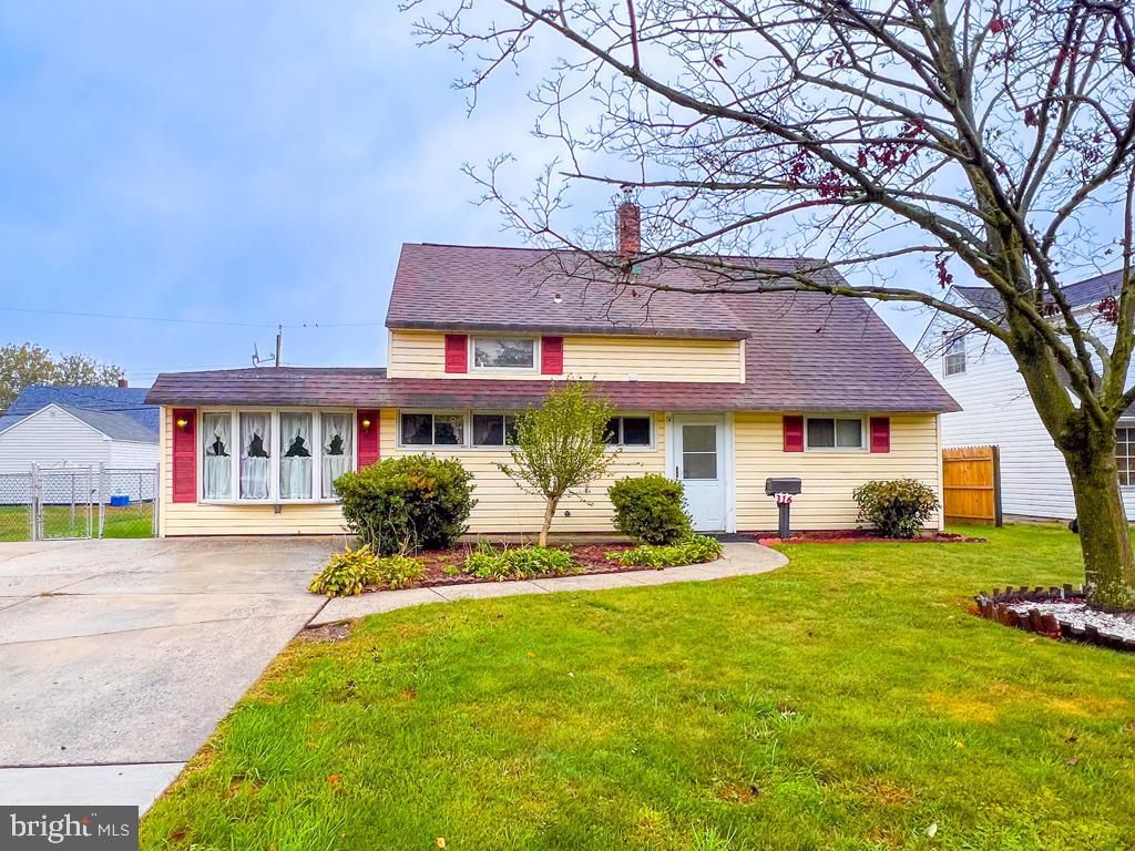 Photo of 316 Crabtree Drive, LEVITTOWN, PA 19055 (MLS # PABU2107726)