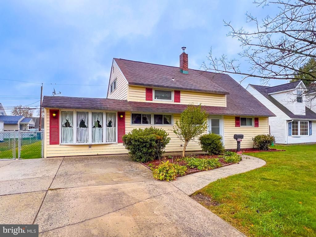 Photo of 316 Crabtree Drive, LEVITTOWN, PA 19055 (MLS # PABU2107726)