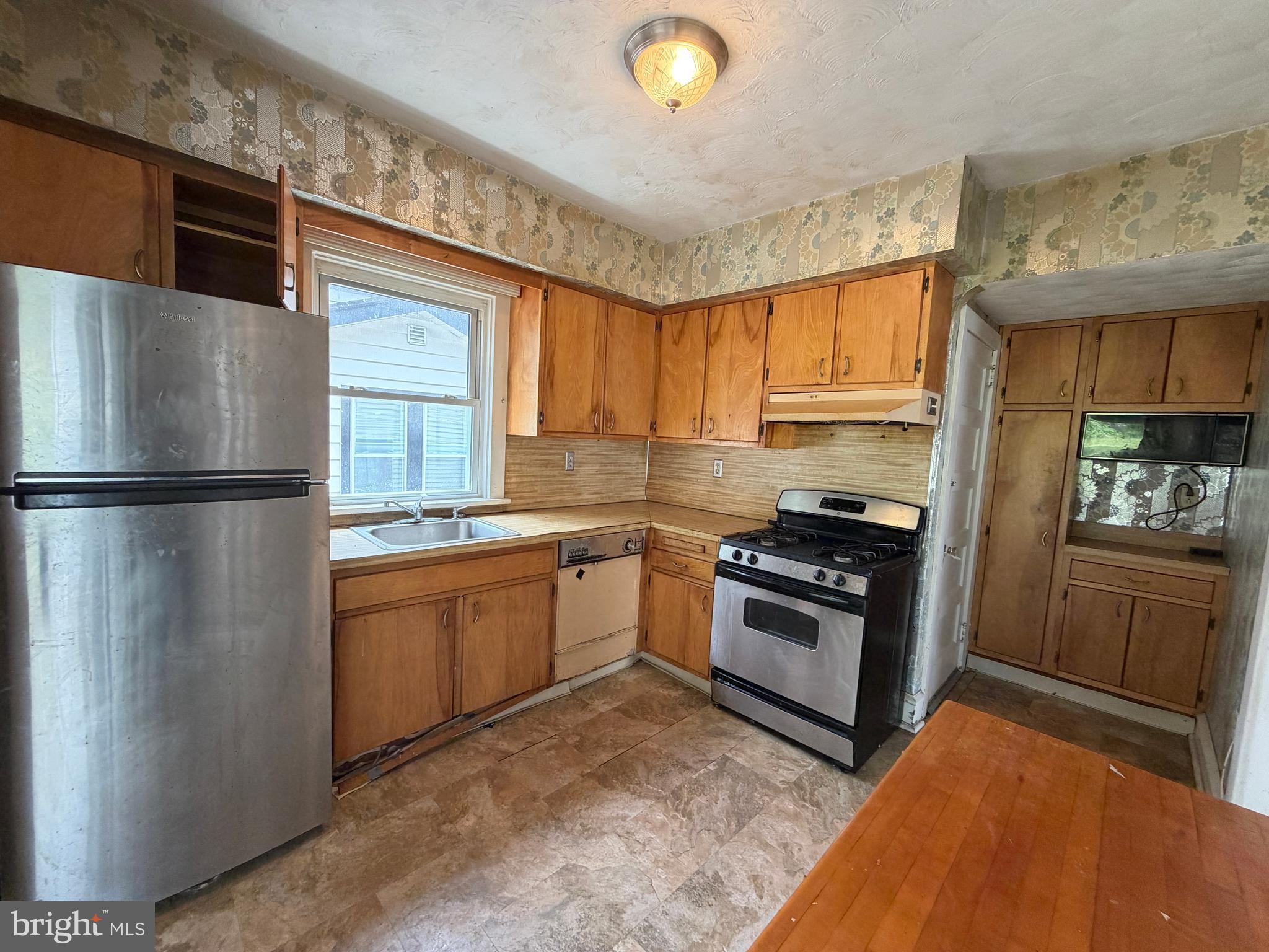 ELMWOOD - Residential