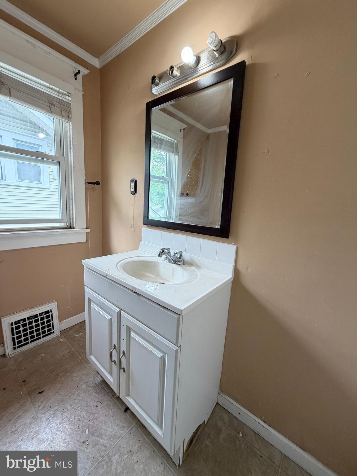 ELMWOOD - Residential