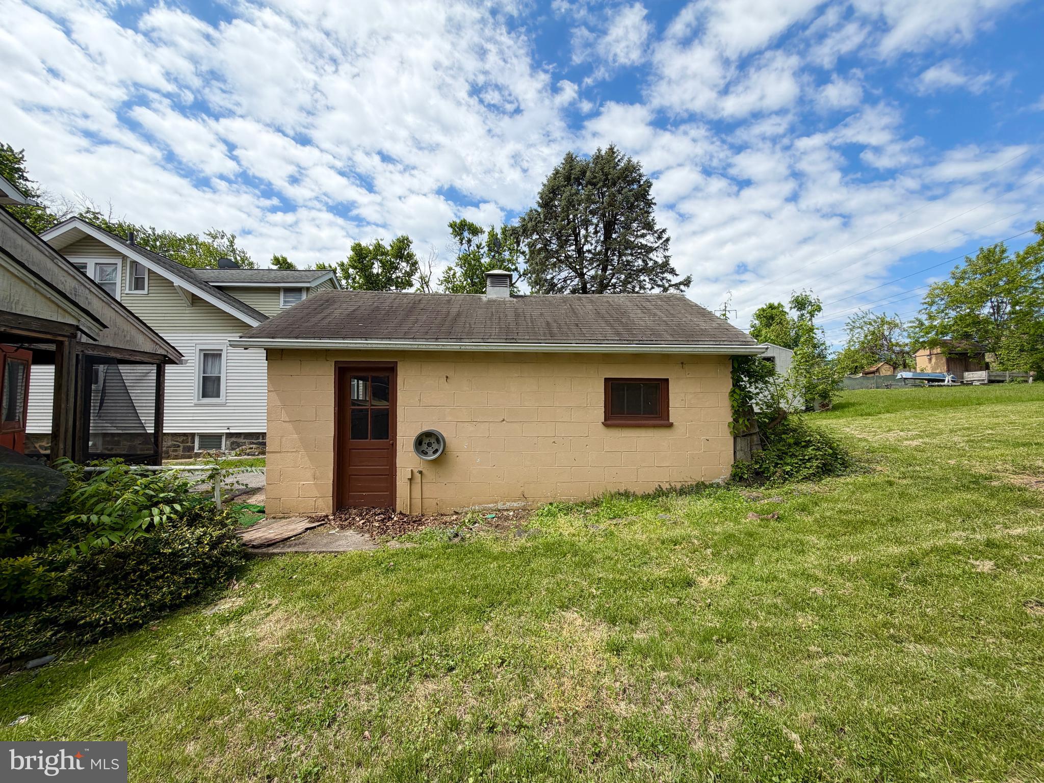 ELMWOOD - Residential