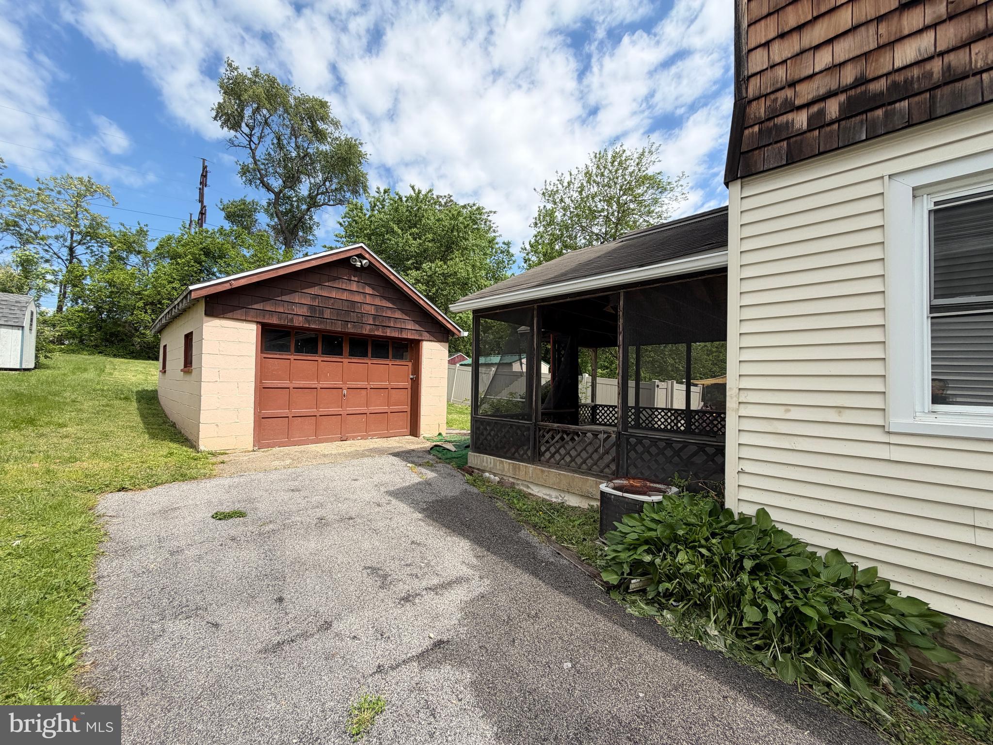 ELMWOOD - Residential
