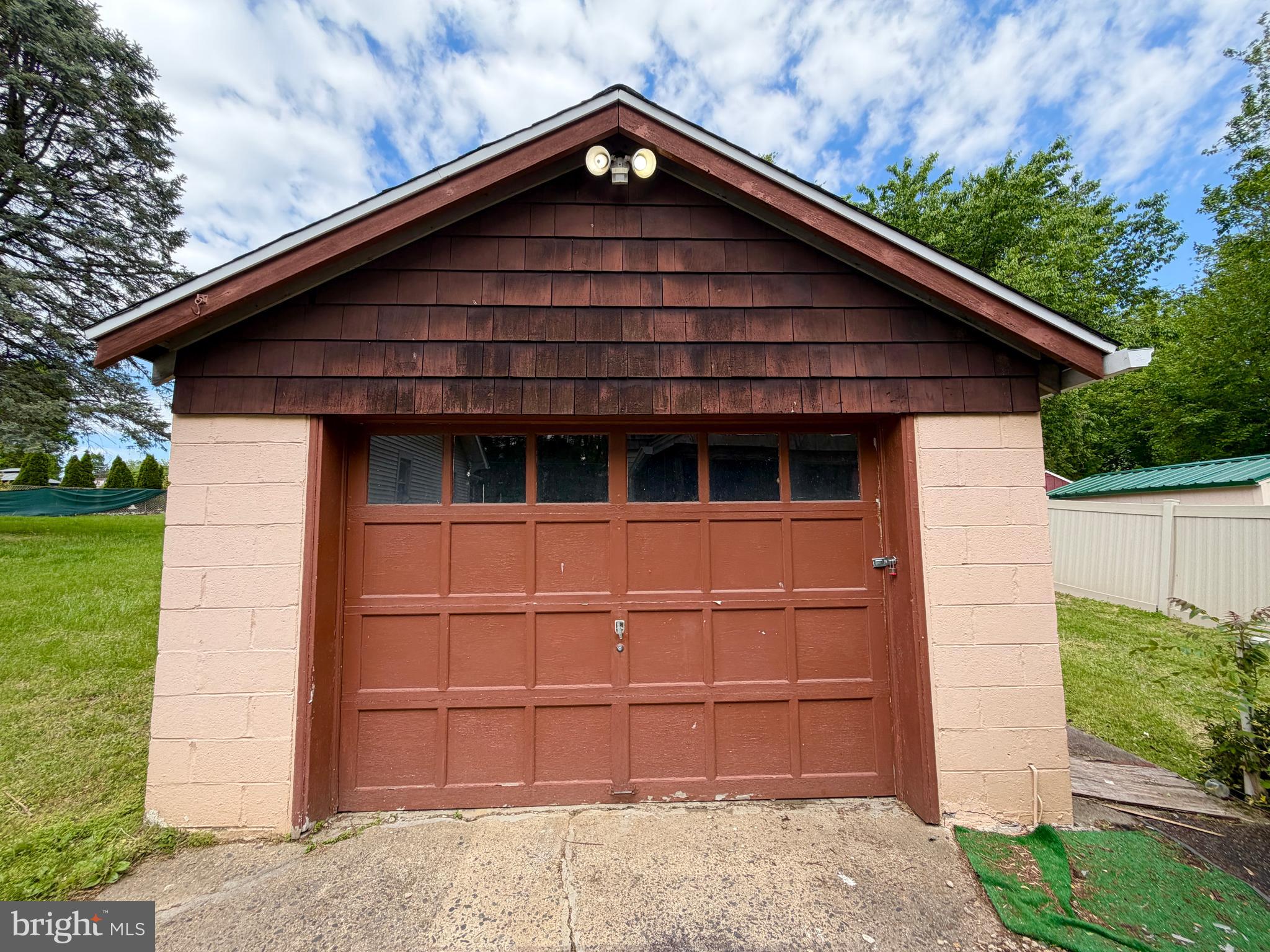 ELMWOOD - Residential