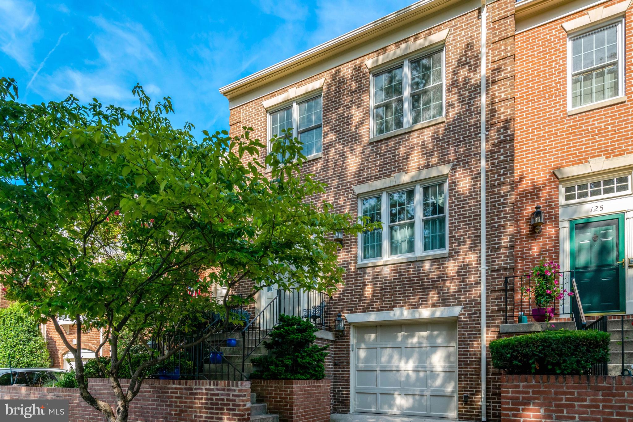 127 GRETNA GREEN COURT