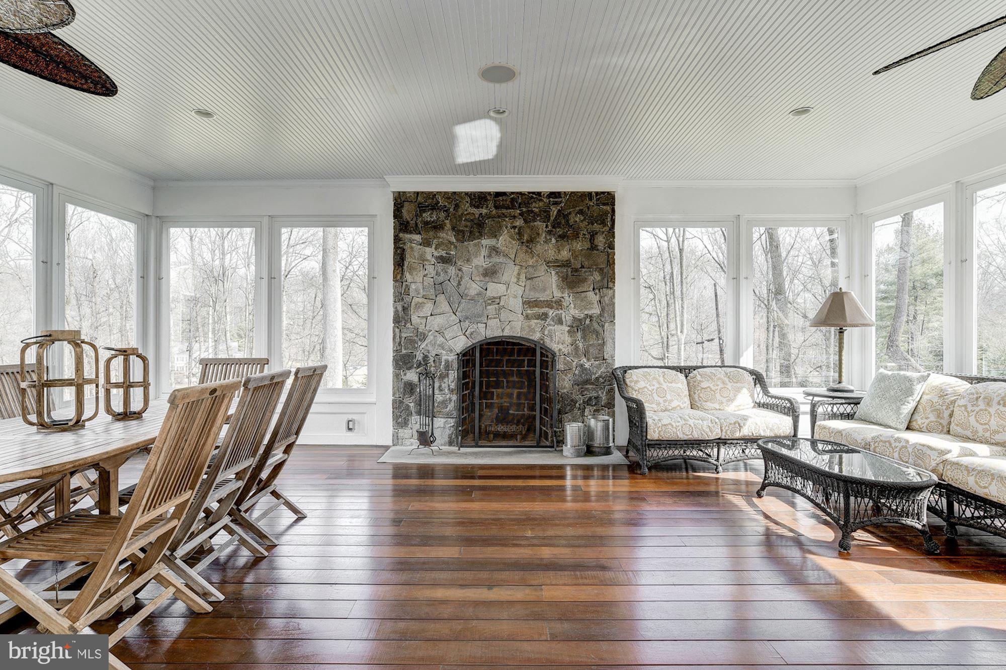 POTOMAC FALLS - Residential