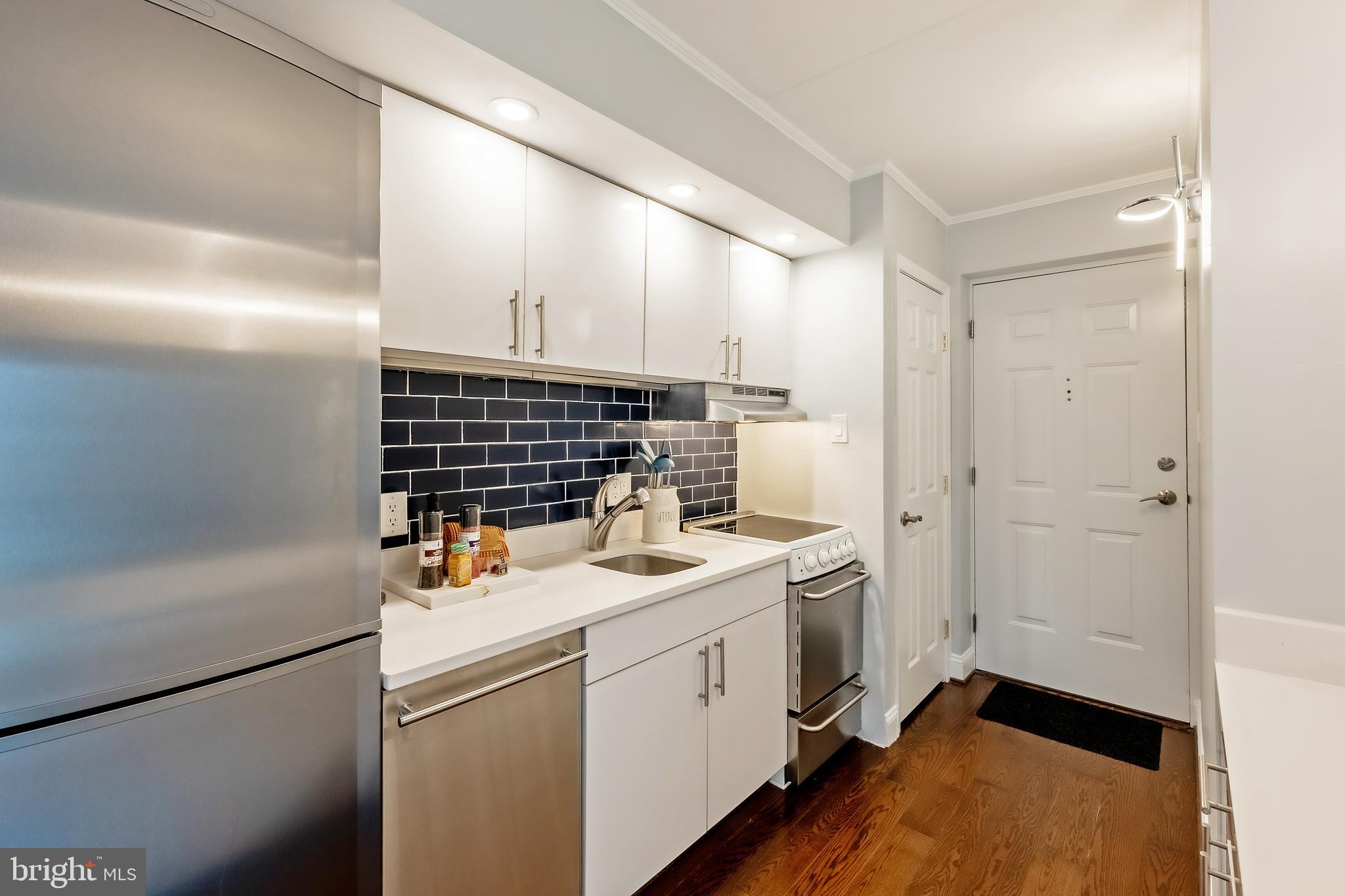 THE TECUMSEH - Residential Lease