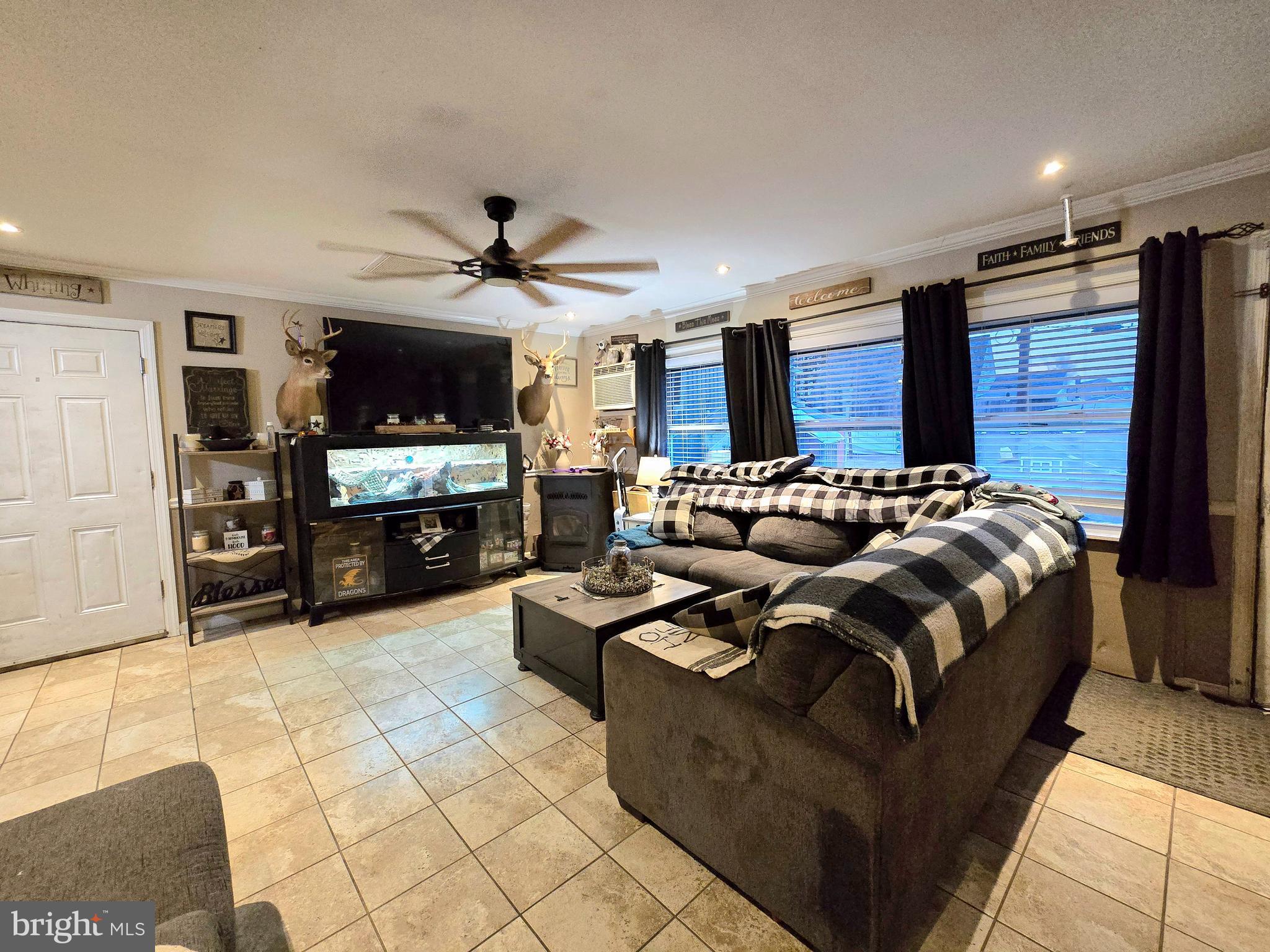 INDIAN CREEK - Residential