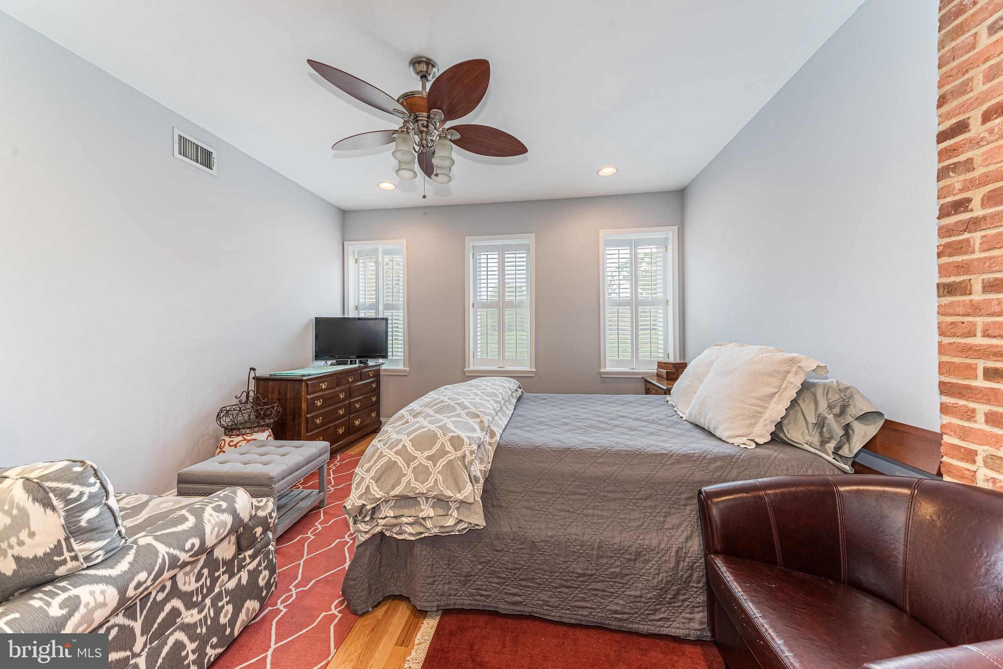 BUTCHERS HILL - Residential