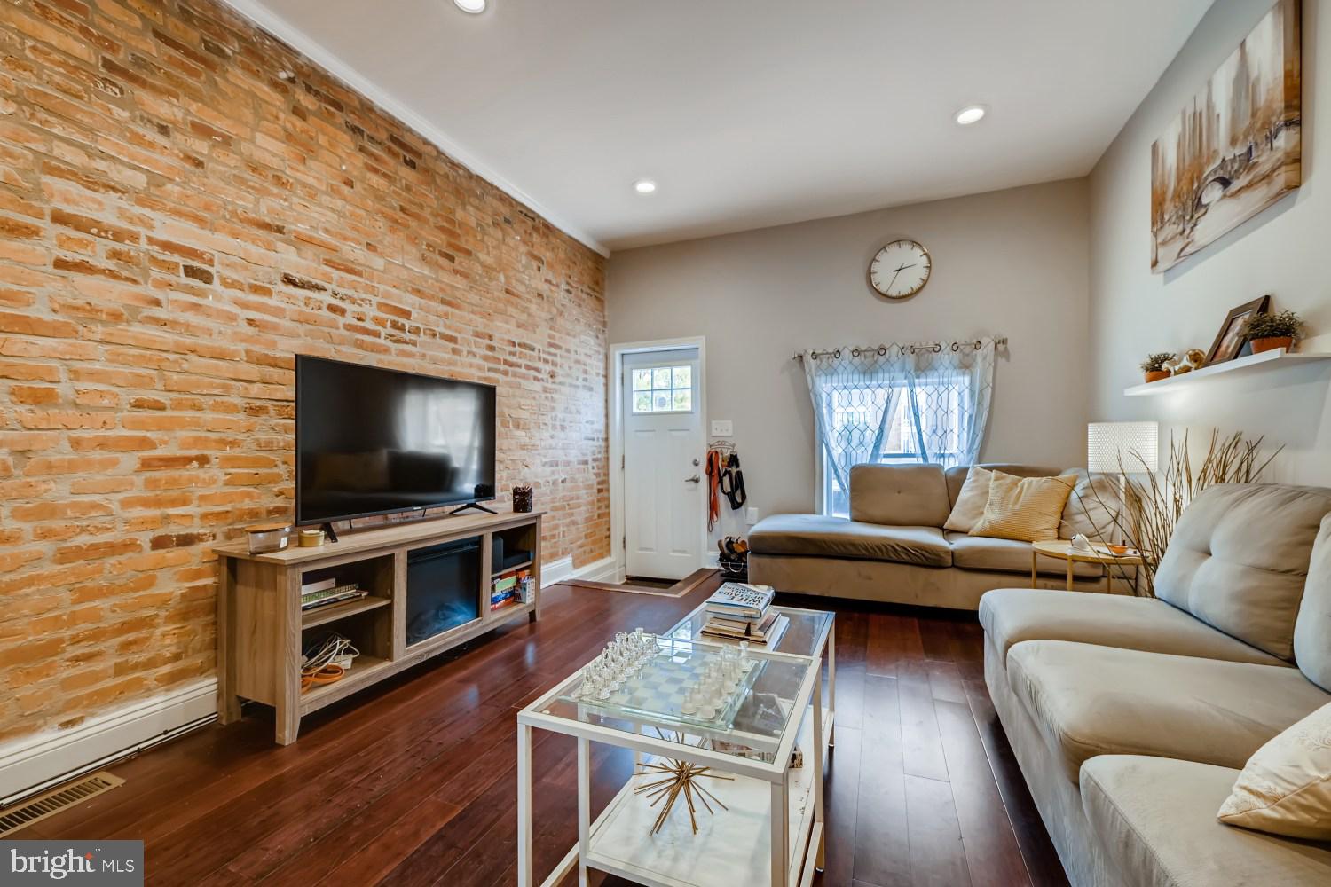 GREEKTOWN - Residential