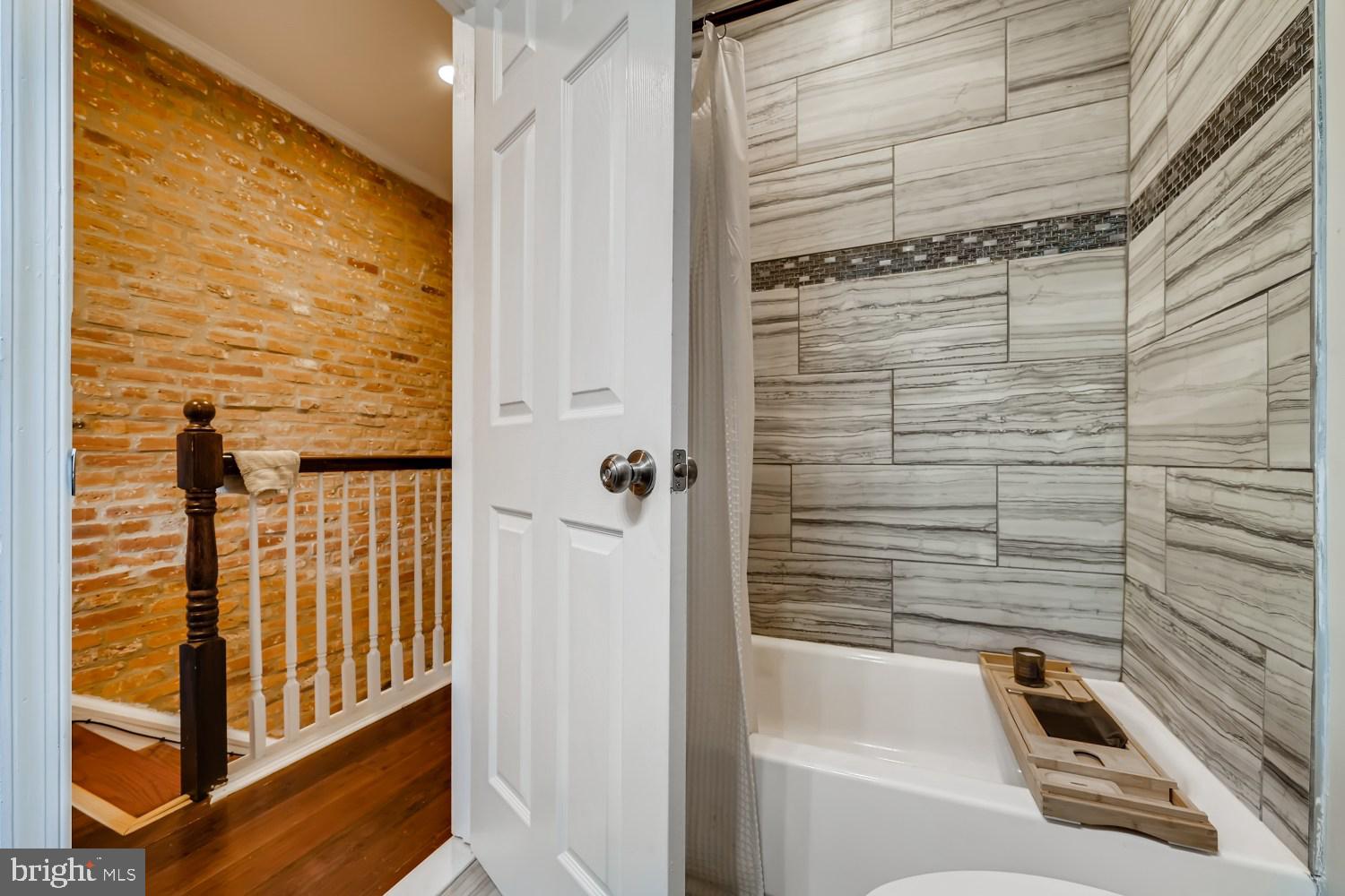 GREEKTOWN - Residential