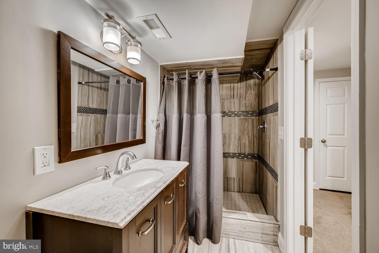 GREEKTOWN - Residential