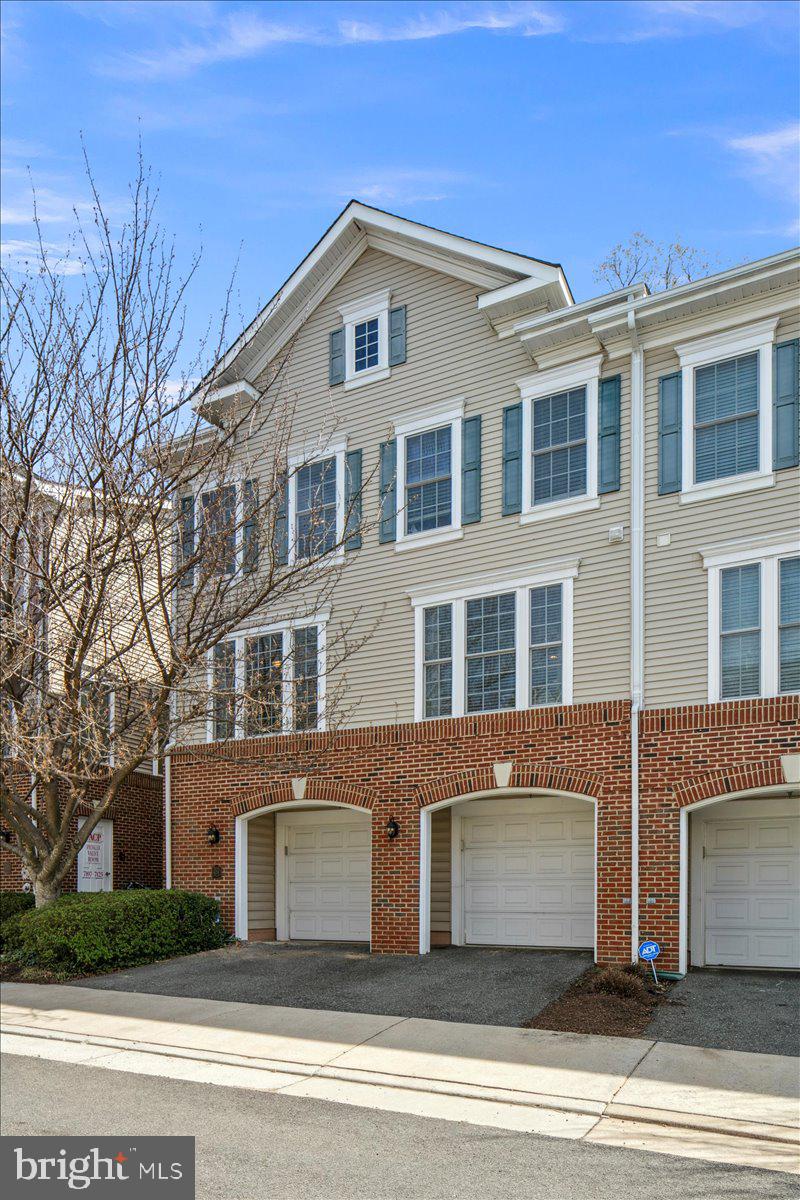 GROVETON WOODS - Residential