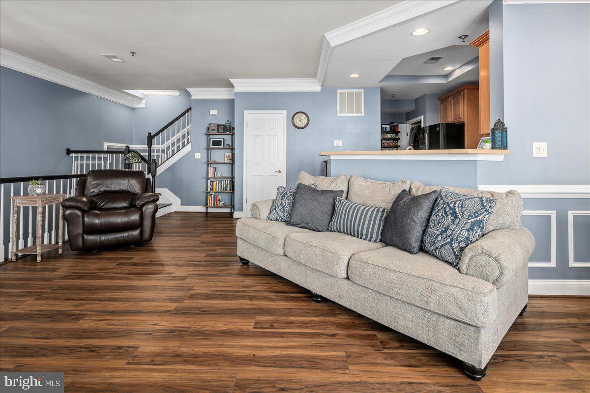 GROVETON WOODS - Residential