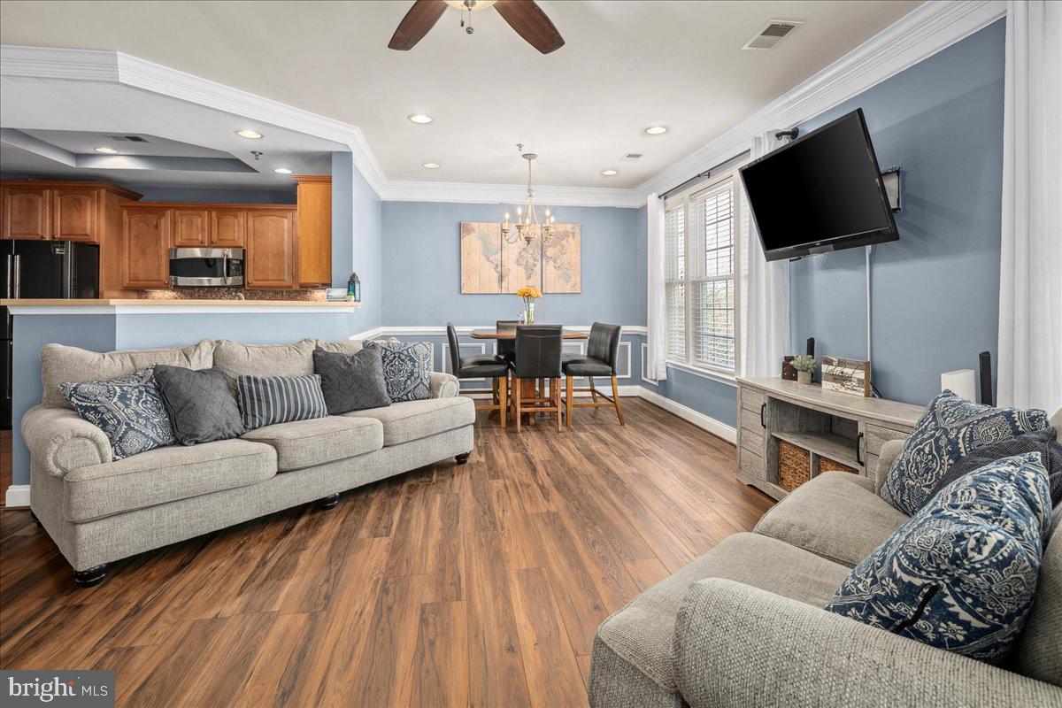 GROVETON WOODS - Residential