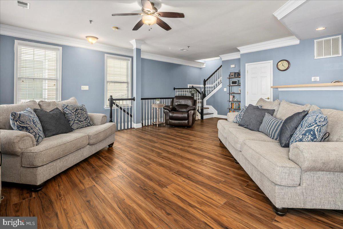 GROVETON WOODS - Residential