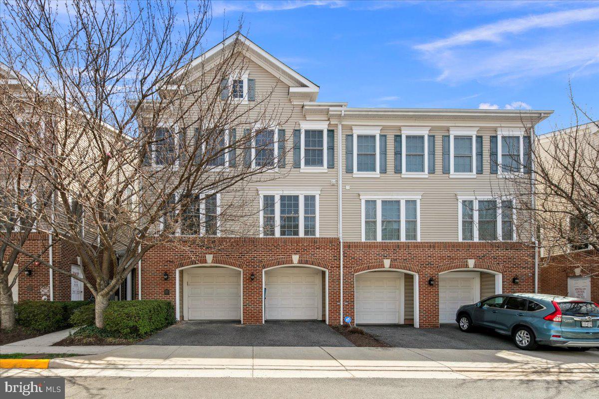 GROVETON WOODS - Residential