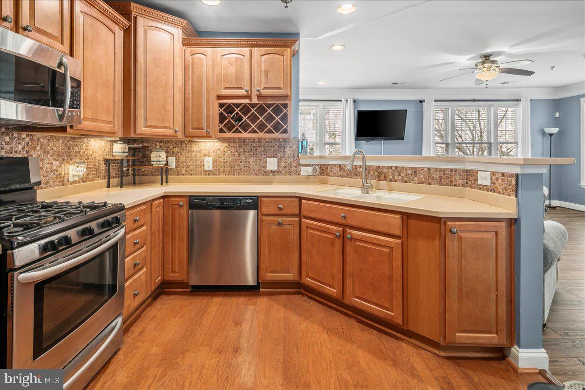 GROVETON WOODS - Residential