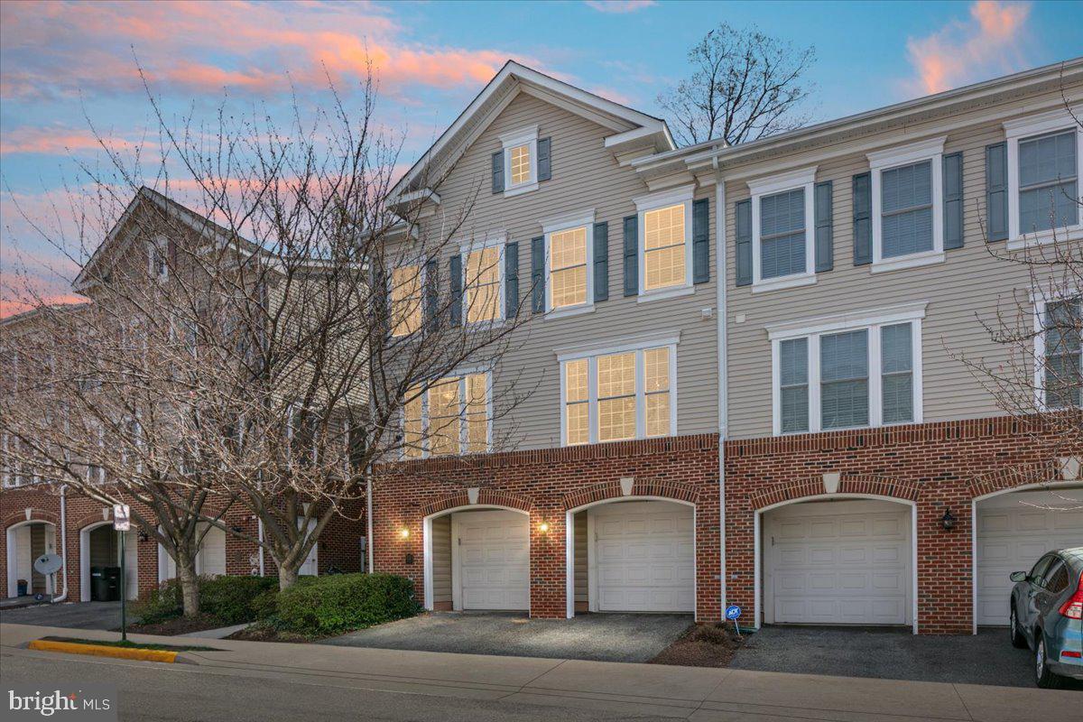 GROVETON WOODS - Residential