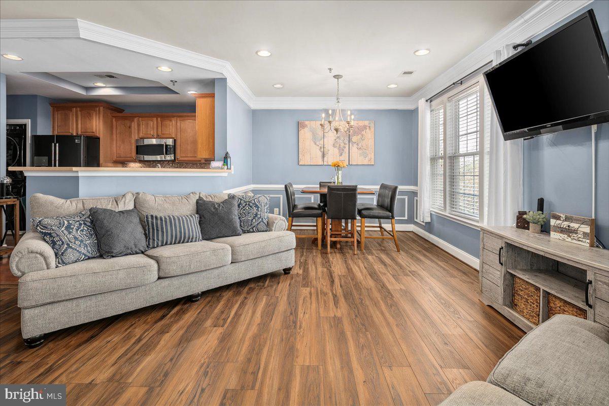 GROVETON WOODS - Residential