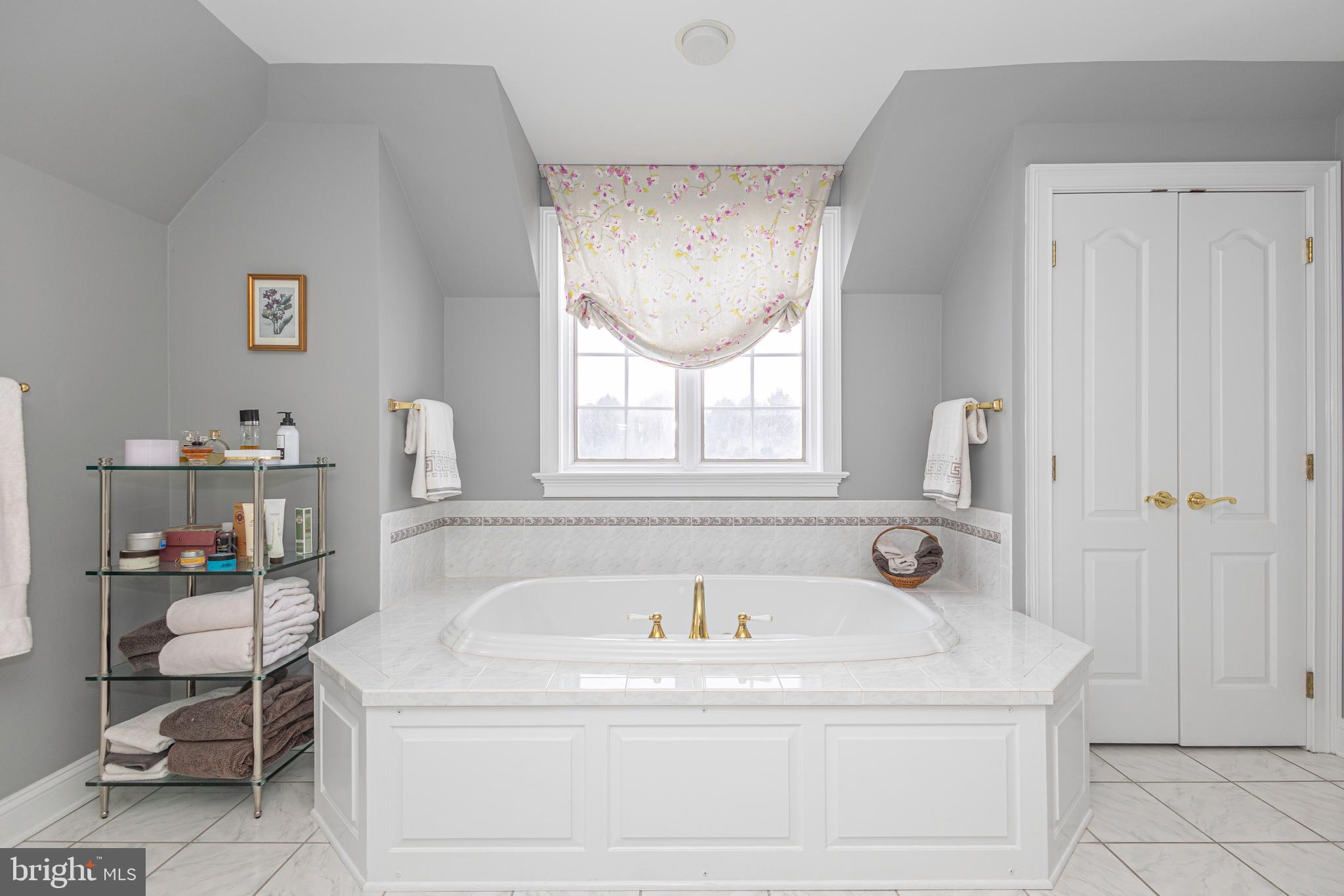 THE HIGHLANDS - Residential