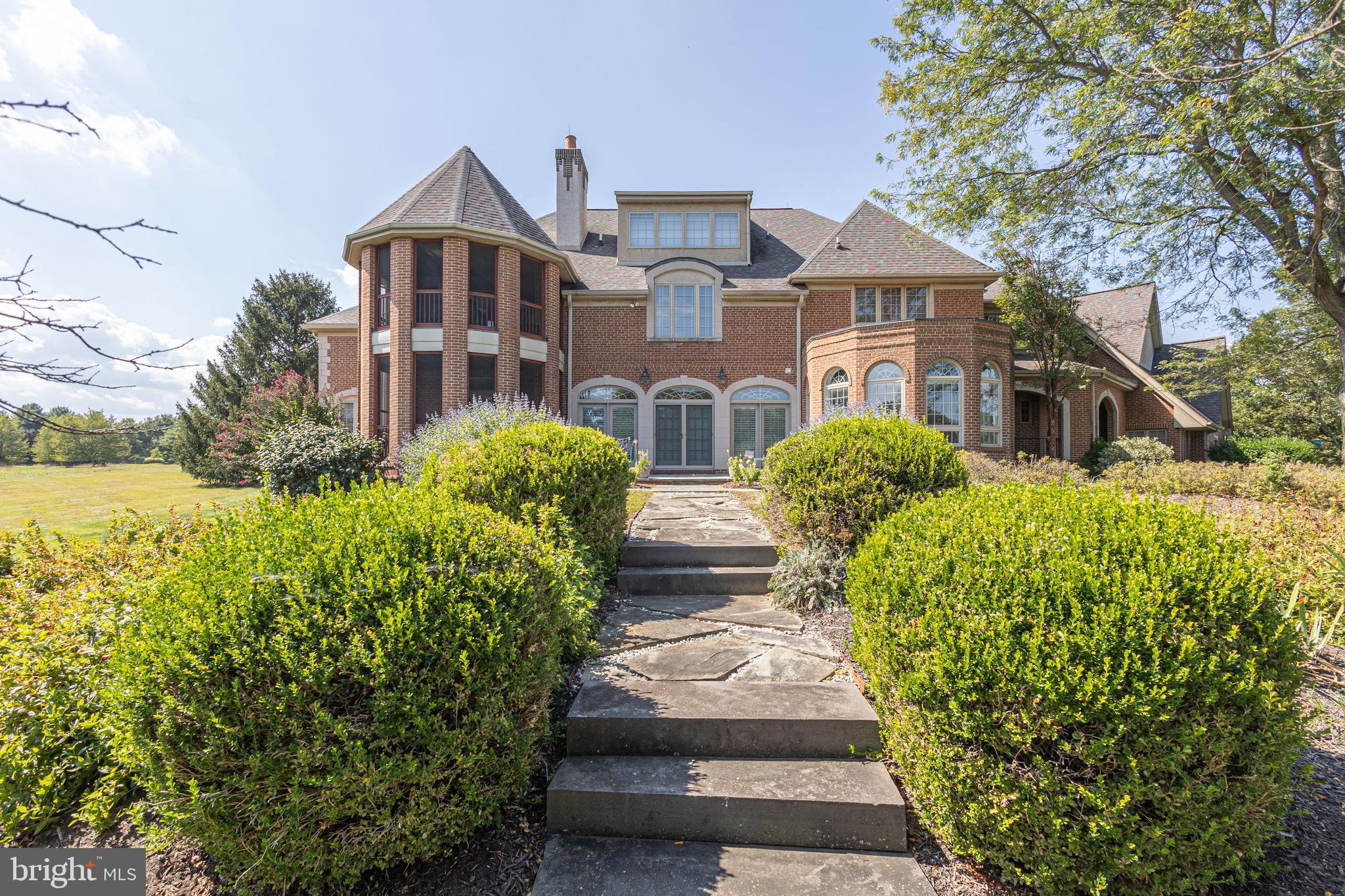 THE HIGHLANDS - Residential