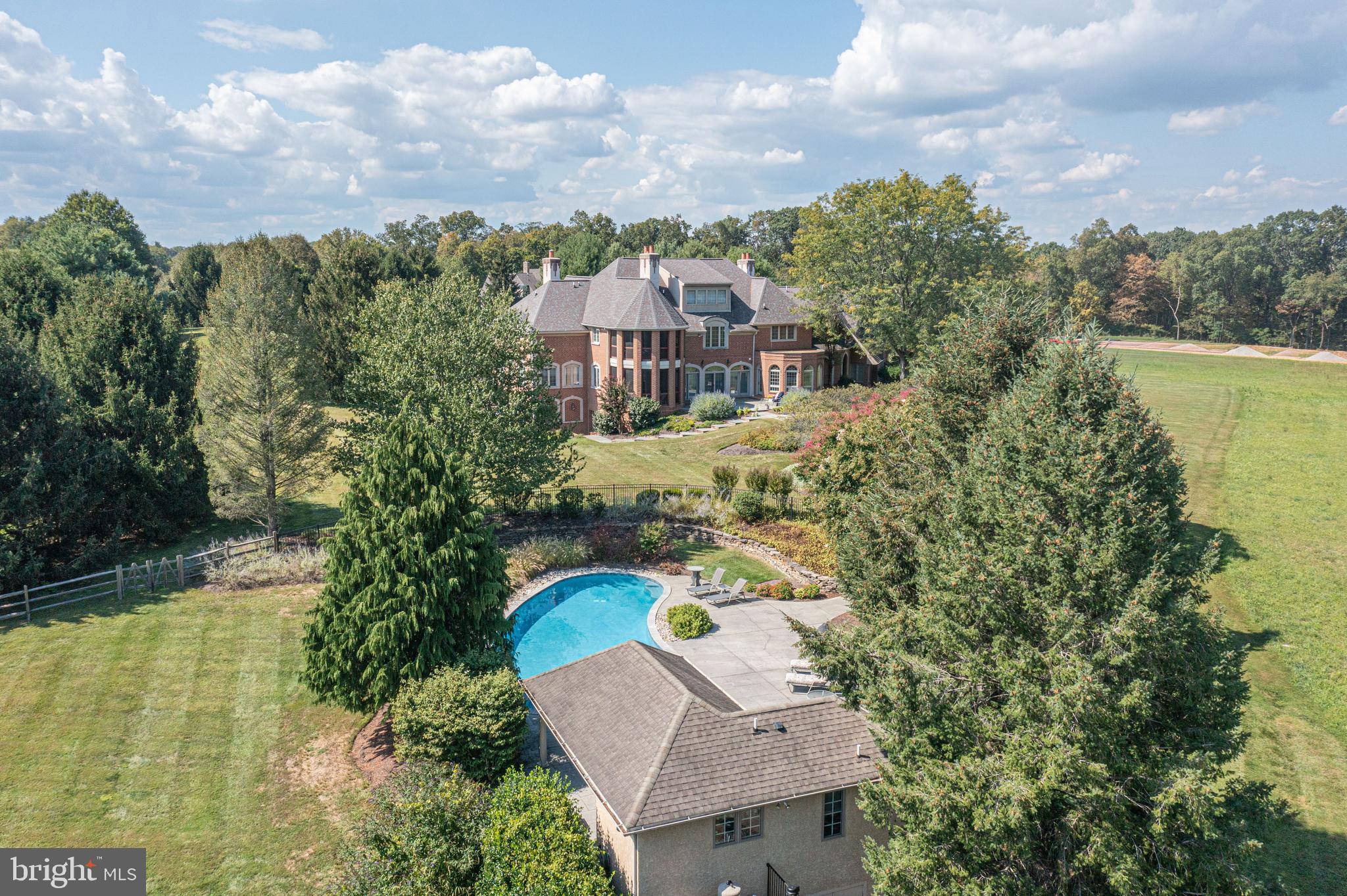 THE HIGHLANDS - Residential