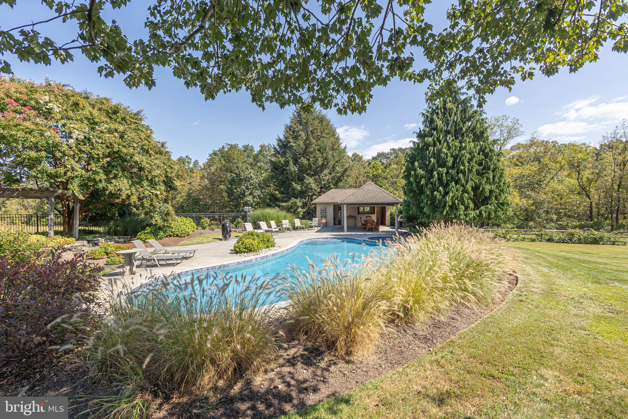 THE HIGHLANDS - Residential