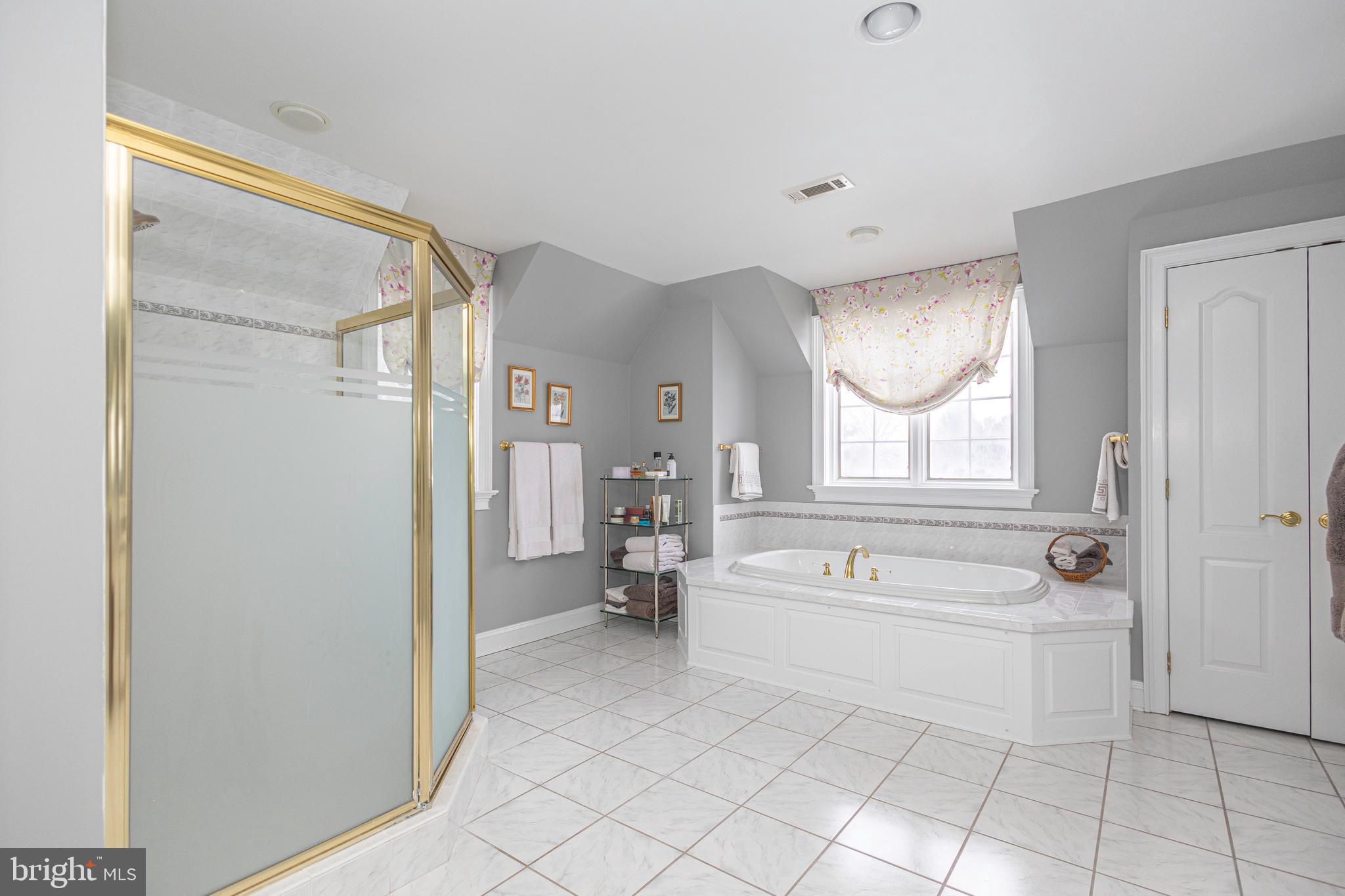 THE HIGHLANDS - Residential