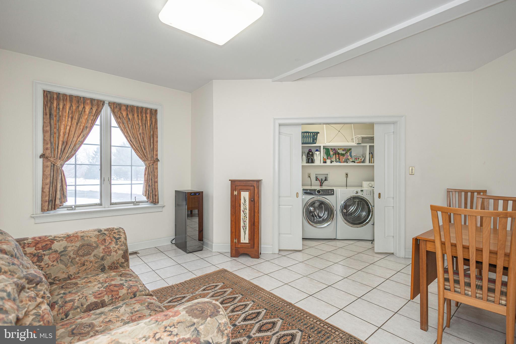 THE HIGHLANDS - Residential