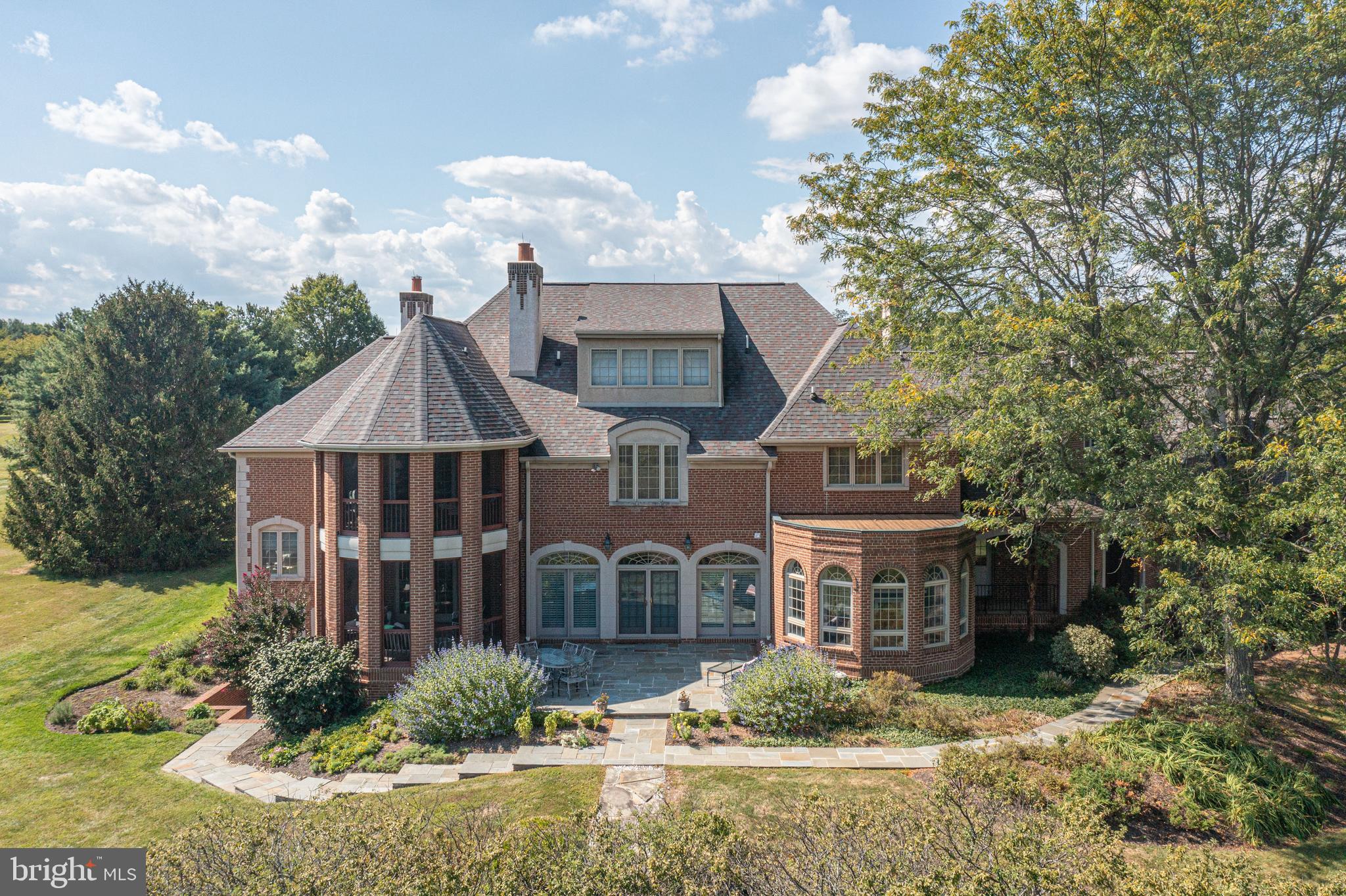 THE HIGHLANDS - Residential