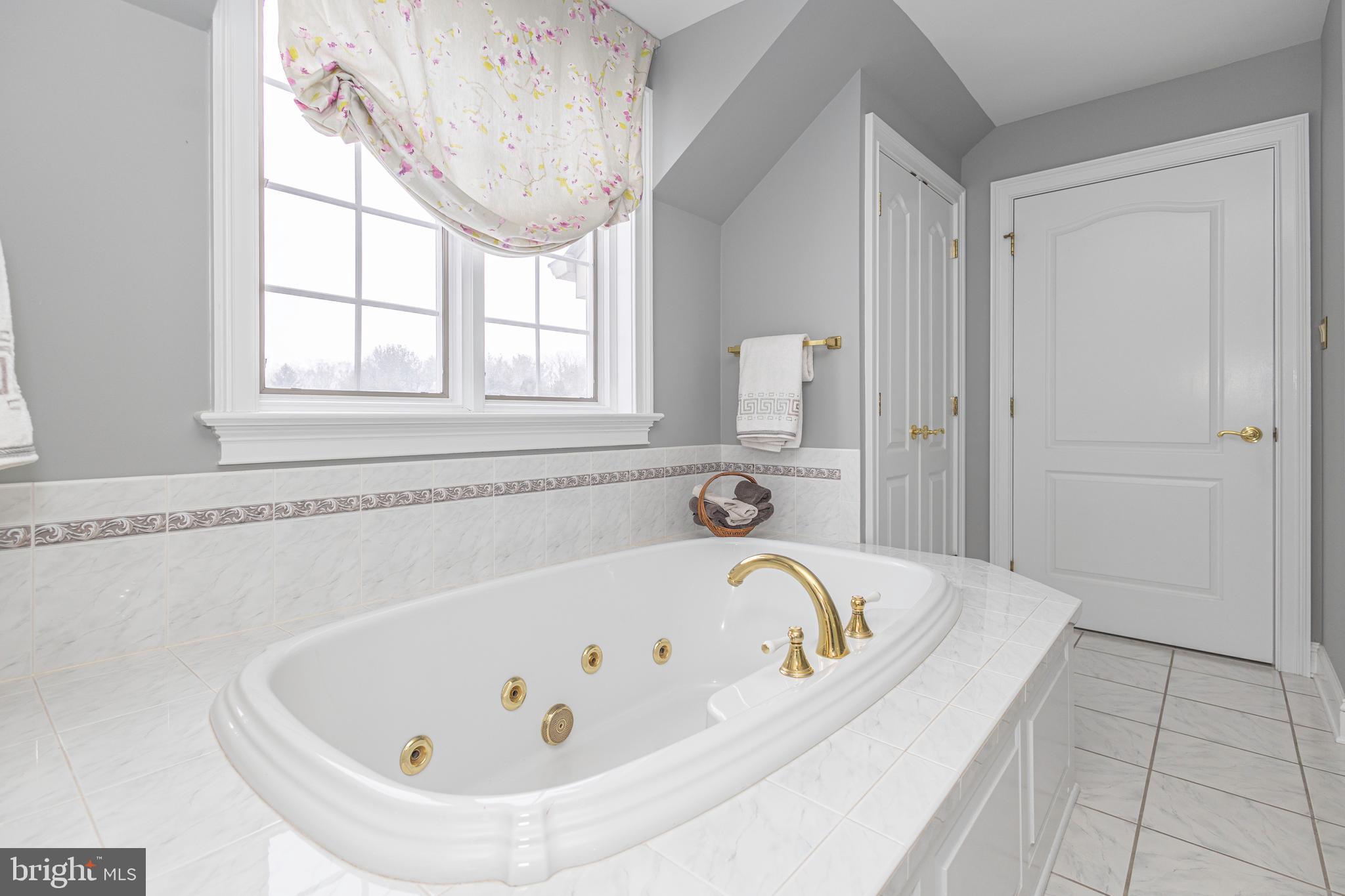 THE HIGHLANDS - Residential