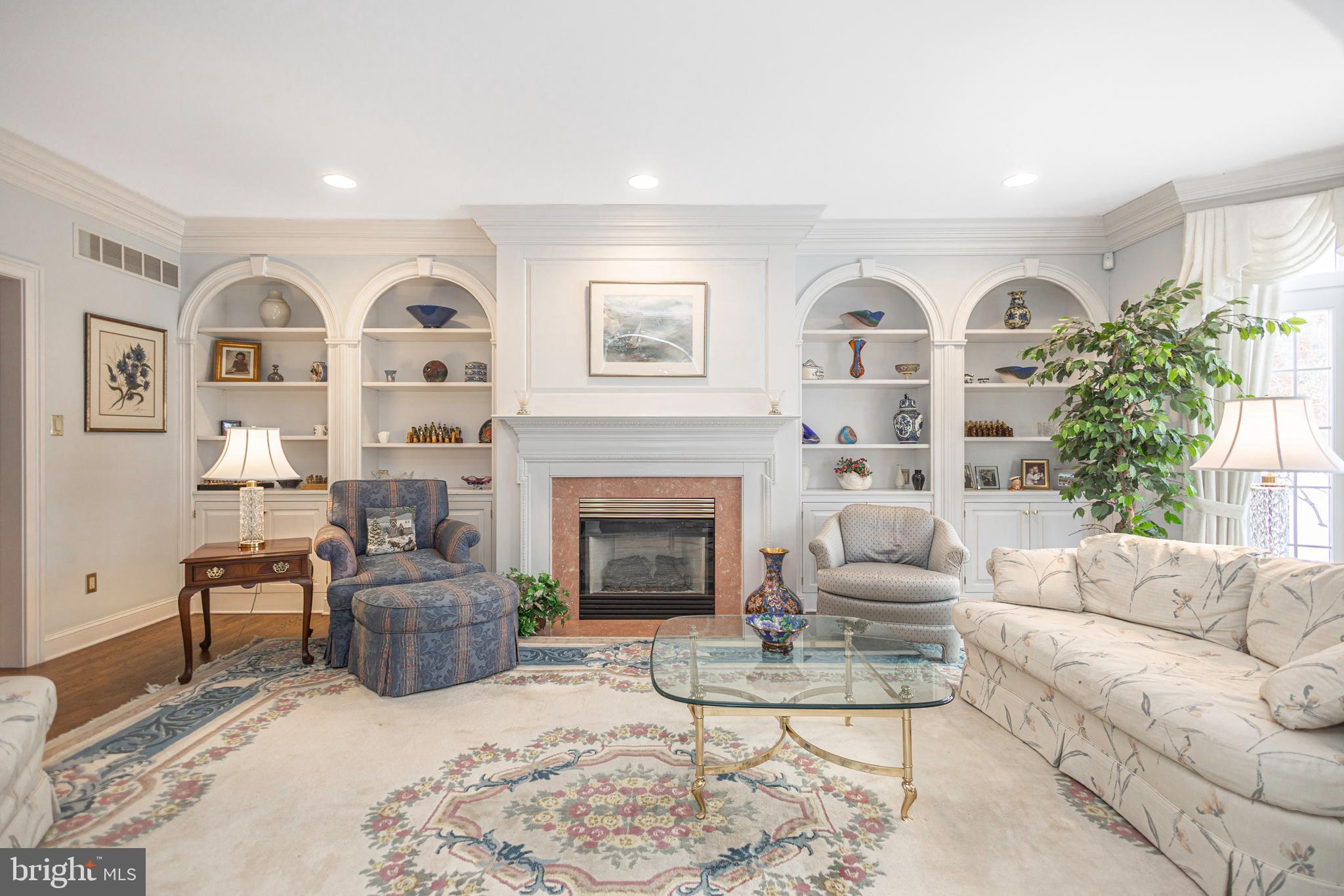 THE HIGHLANDS - Residential