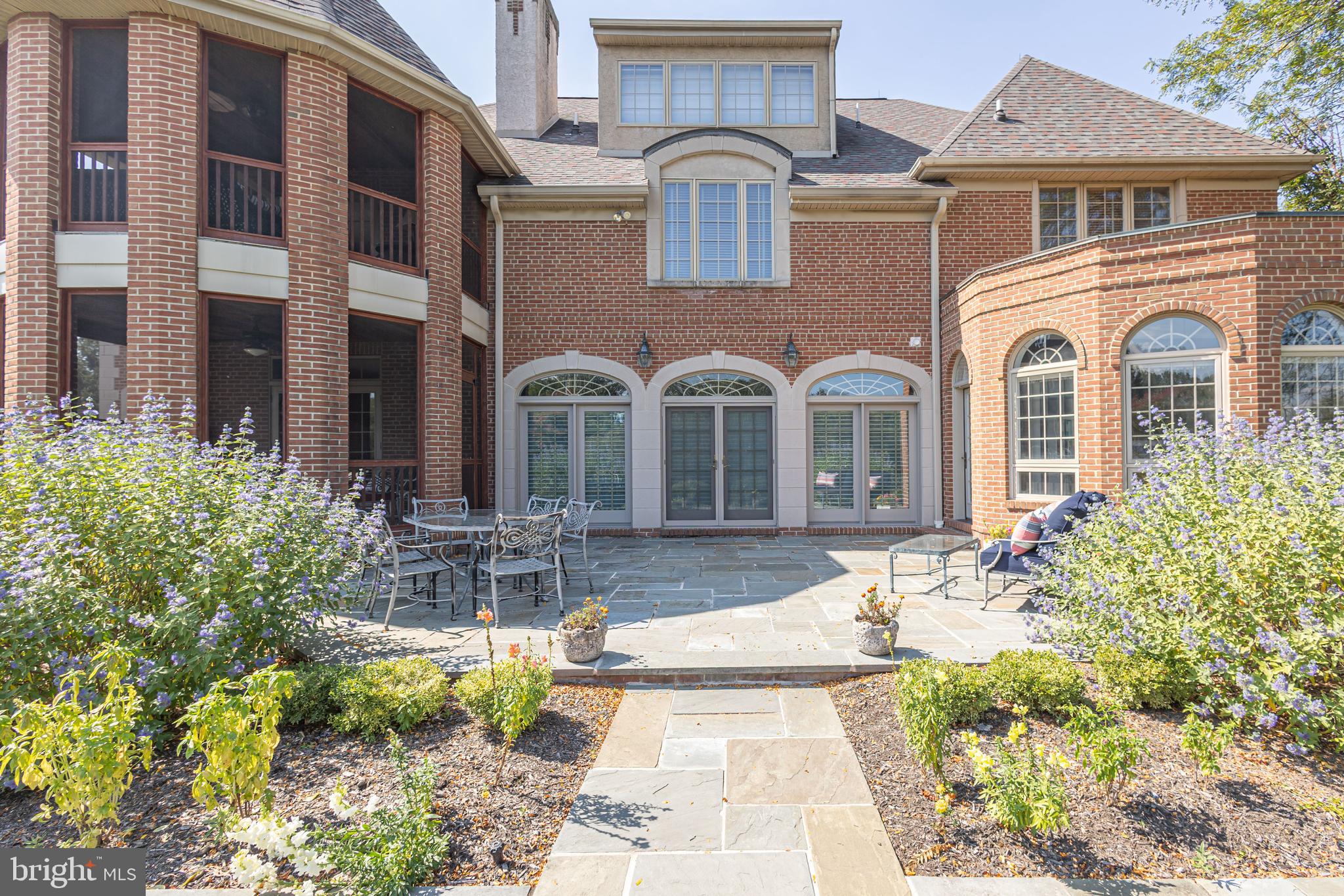 THE HIGHLANDS - Residential