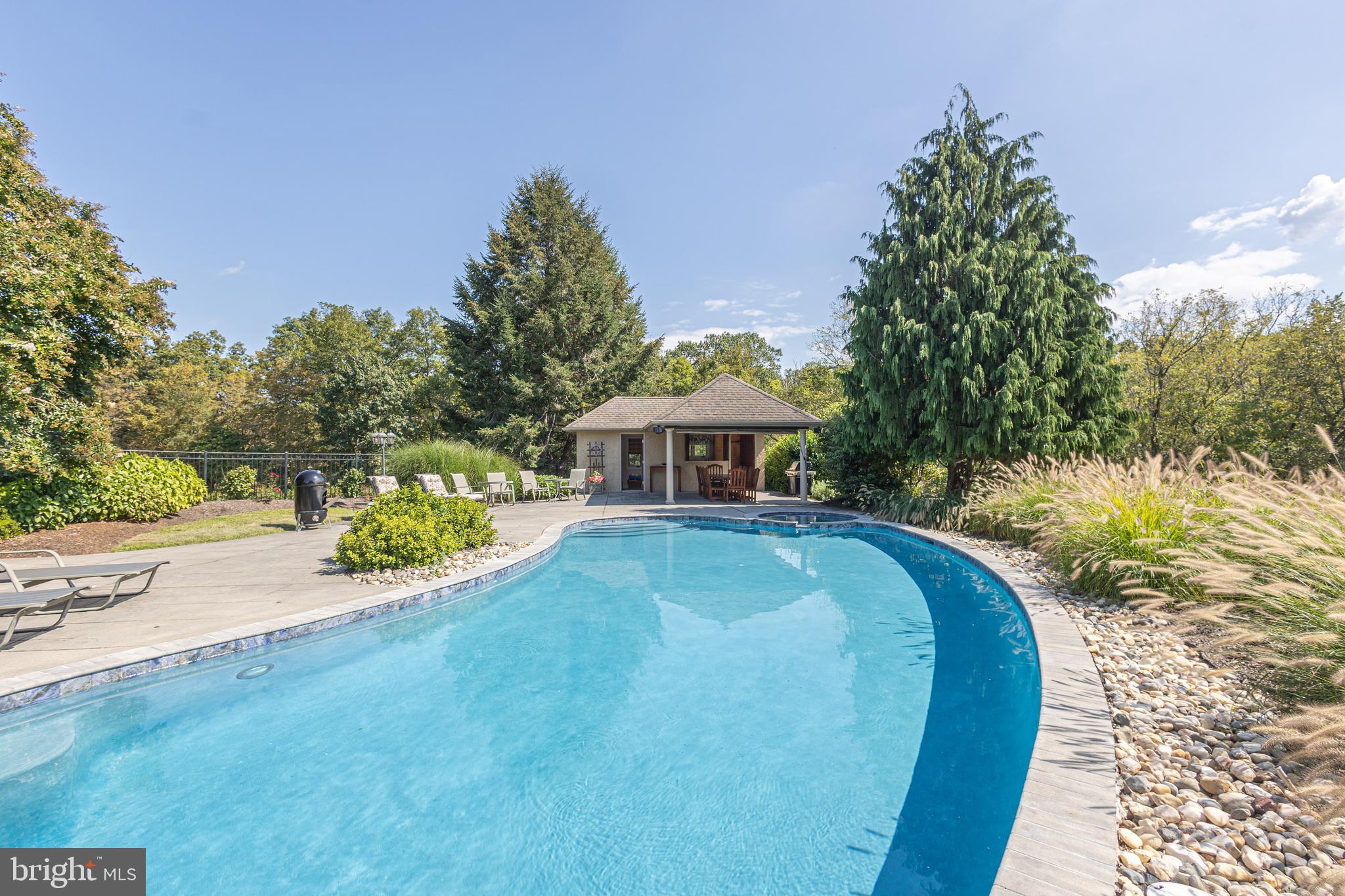 THE HIGHLANDS - Residential